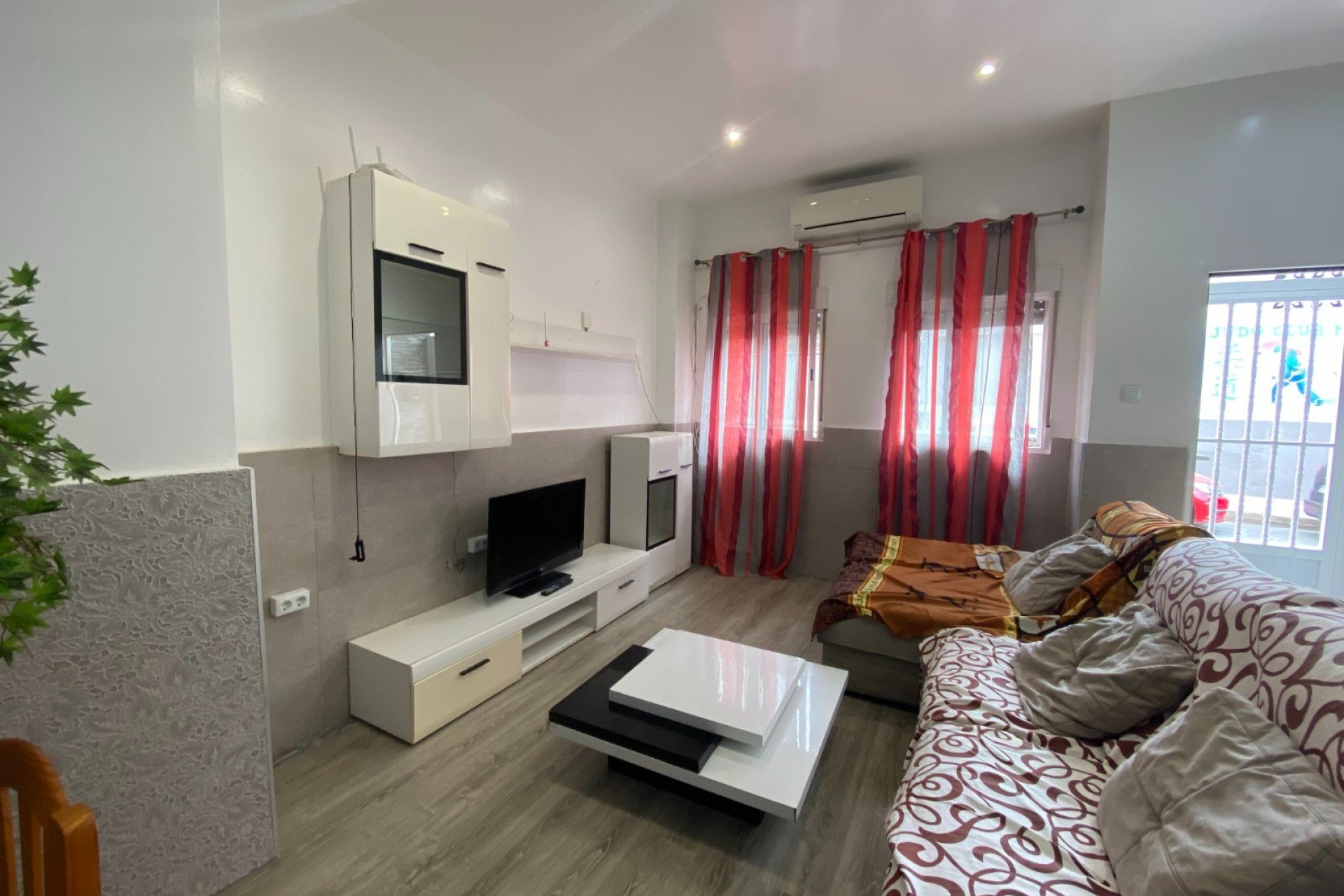Resale - Apartment / flat - Torrevieja - Center