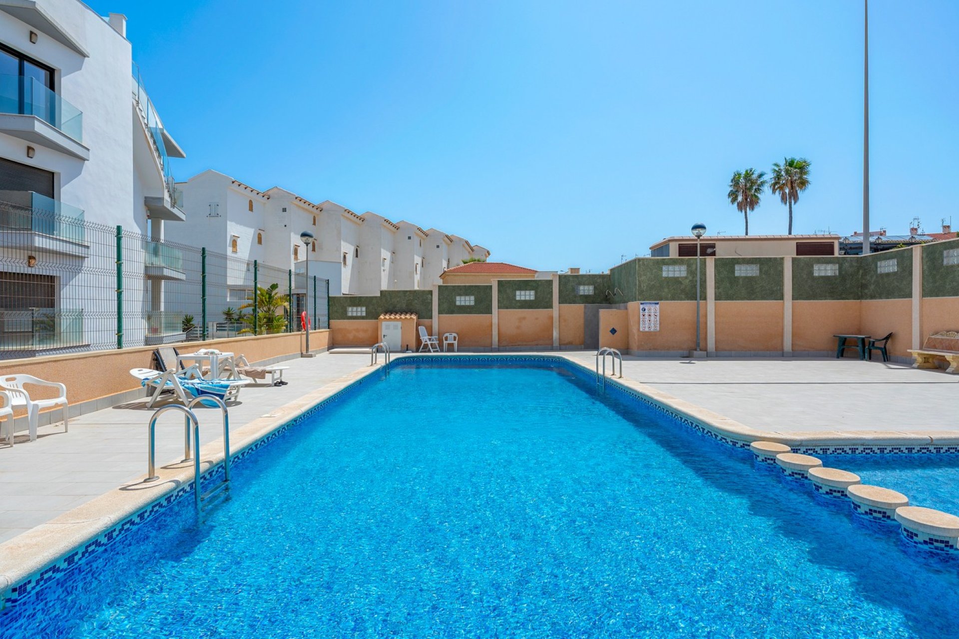 Resale - Apartment / flat - Torrevieja - La Mata