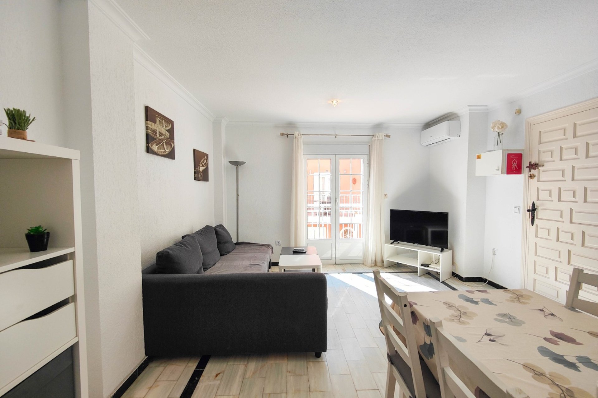 Resale - Apartment / flat - Torrevieja - La Mata
