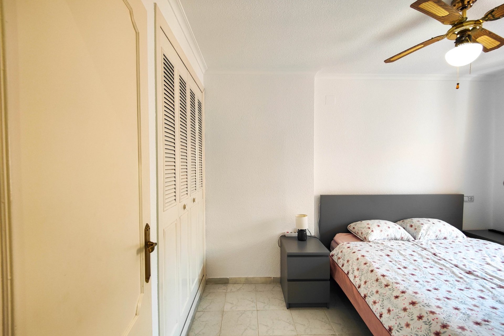 Resale - Apartment / flat - Torrevieja - La Mata