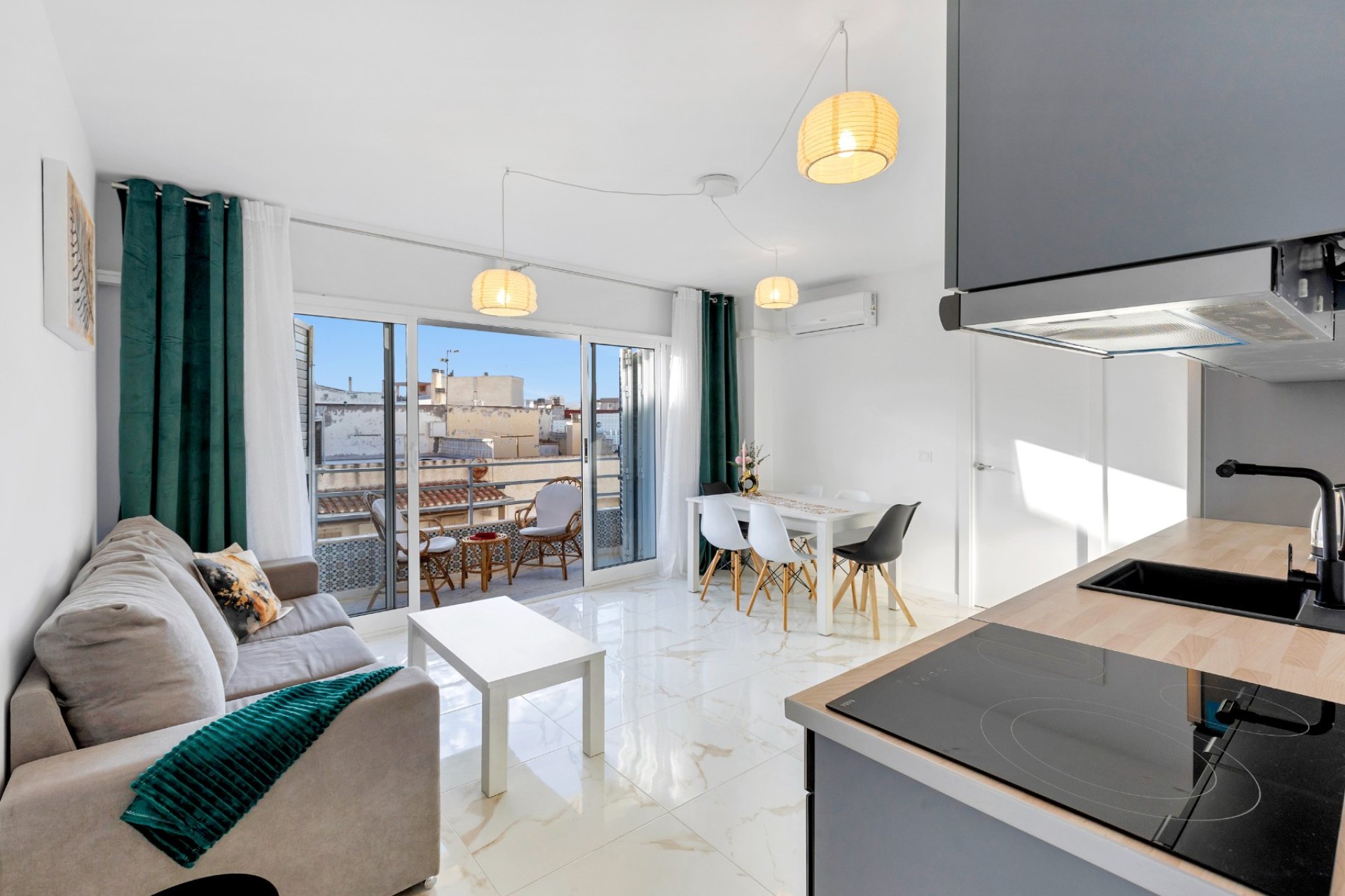 Resale - Apartment / flat - Torrevieja - La Mata
