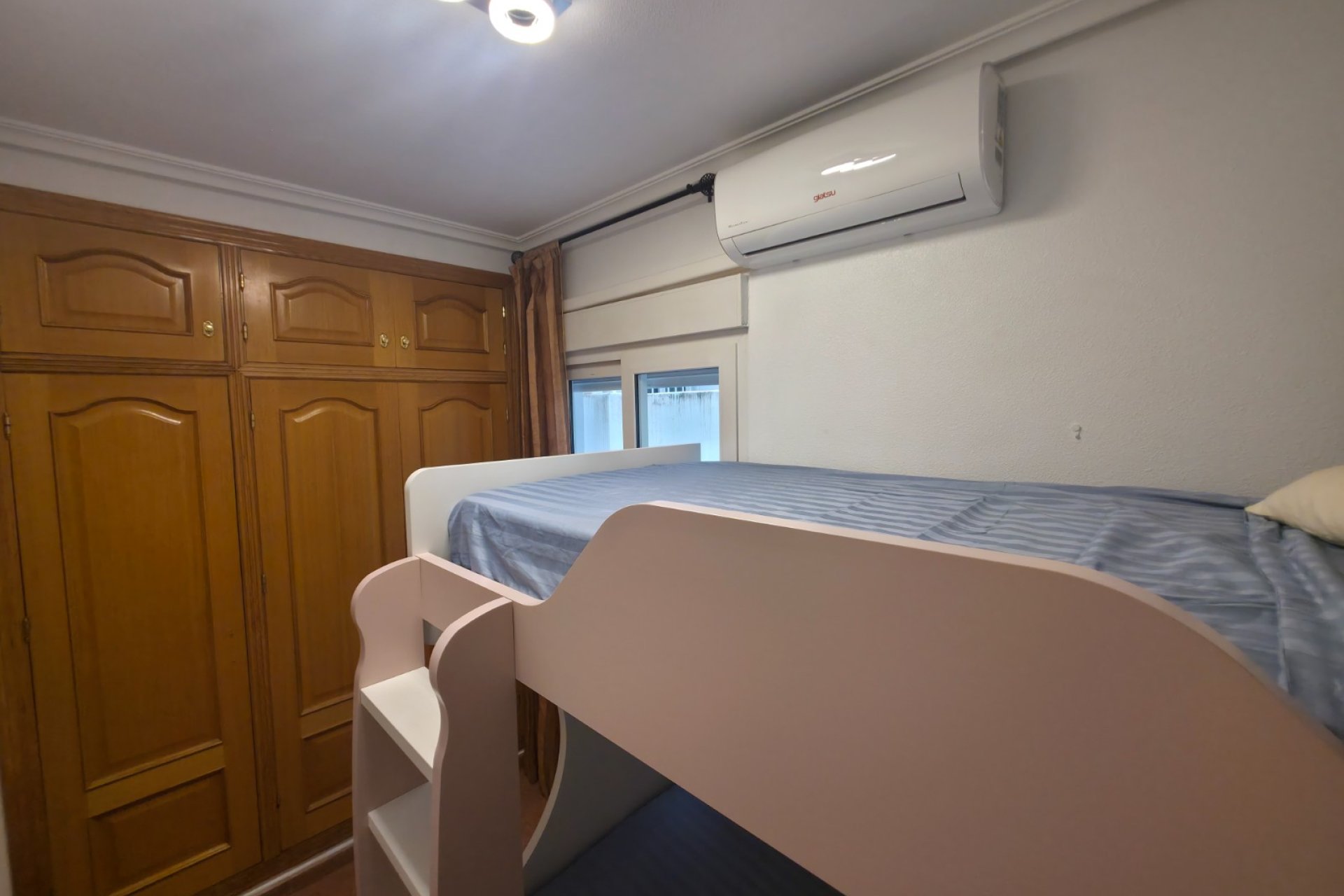 Resale - Apartment / flat - Torrevieja - Paseo maritimo