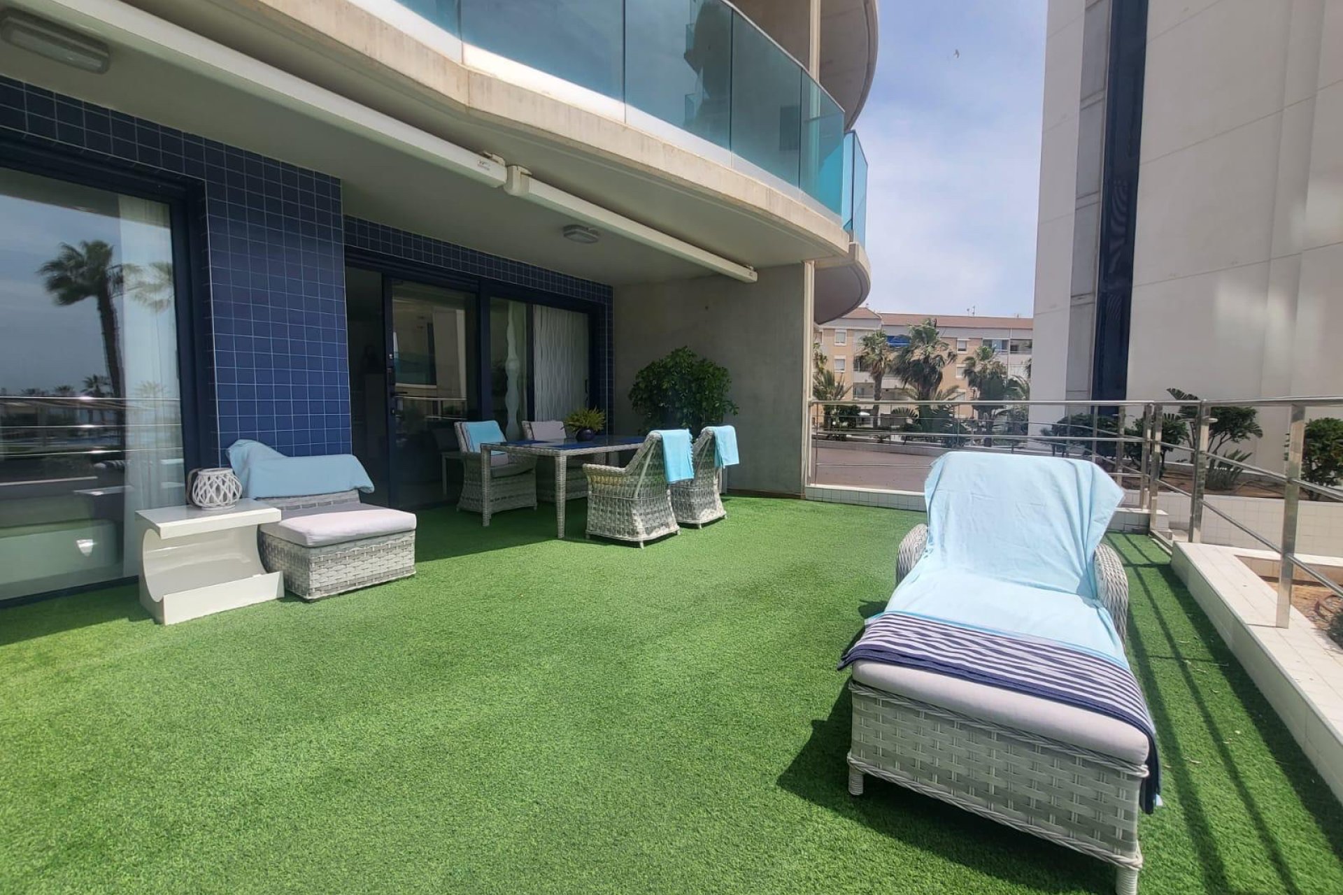 Resale - Apartment / flat - Torrevieja - Punta Prima