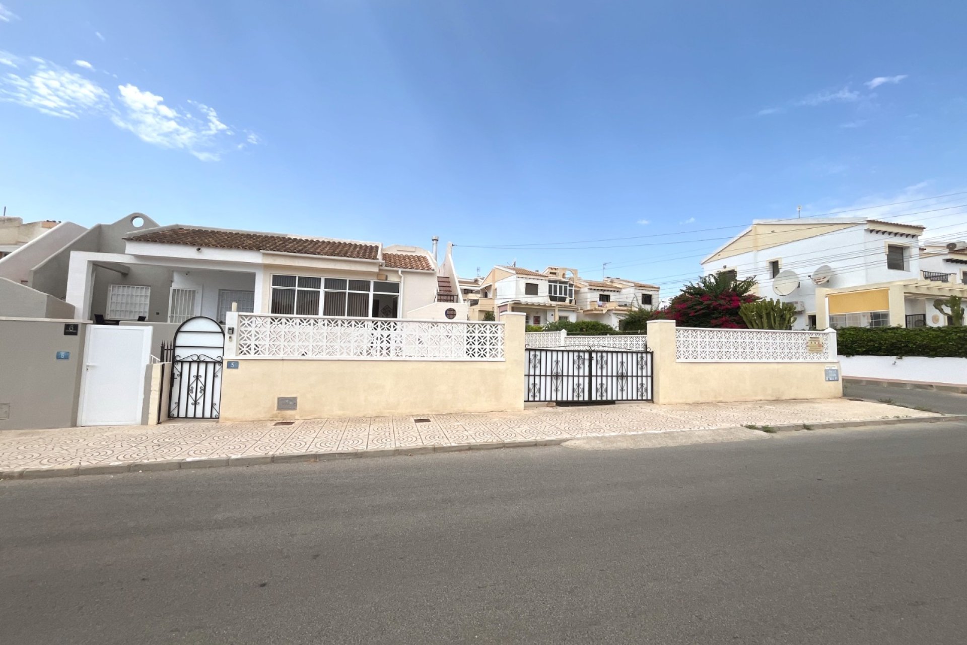 Resale - Bungalow - Ciudad quesada - Upper Quesada