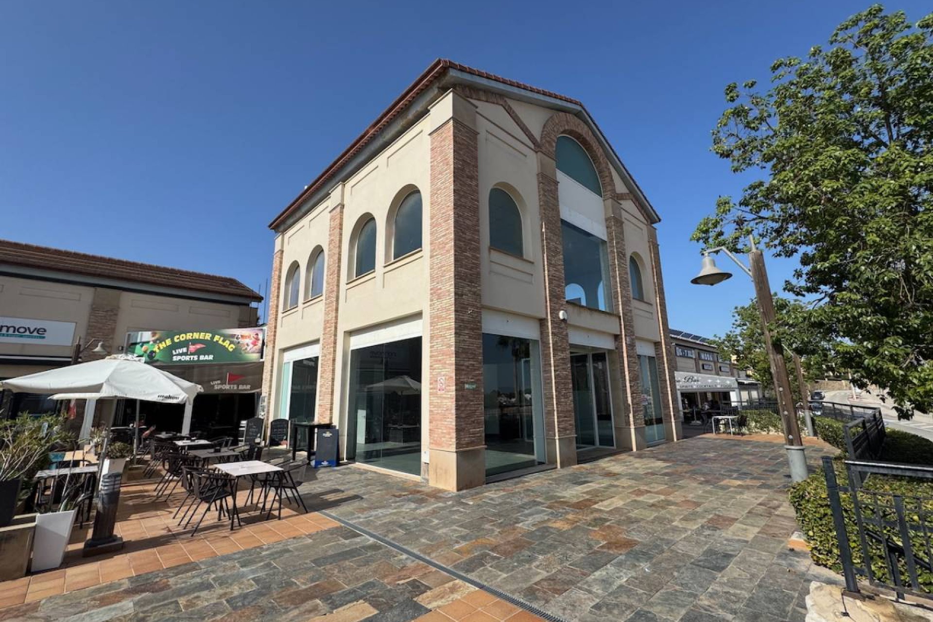 Resale - Commercial - La Finca Golf