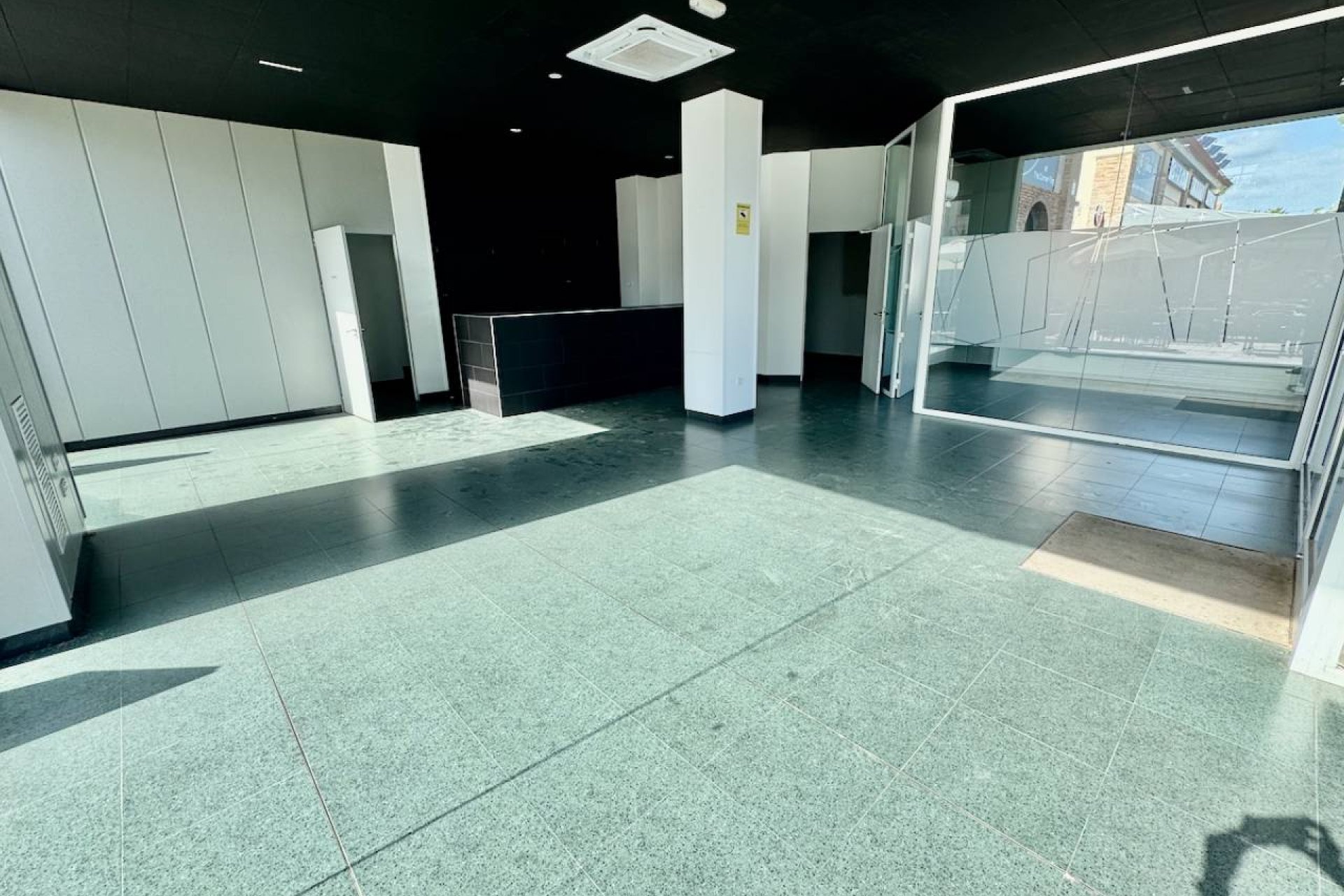 Resale - Commercial - La Finca Golf