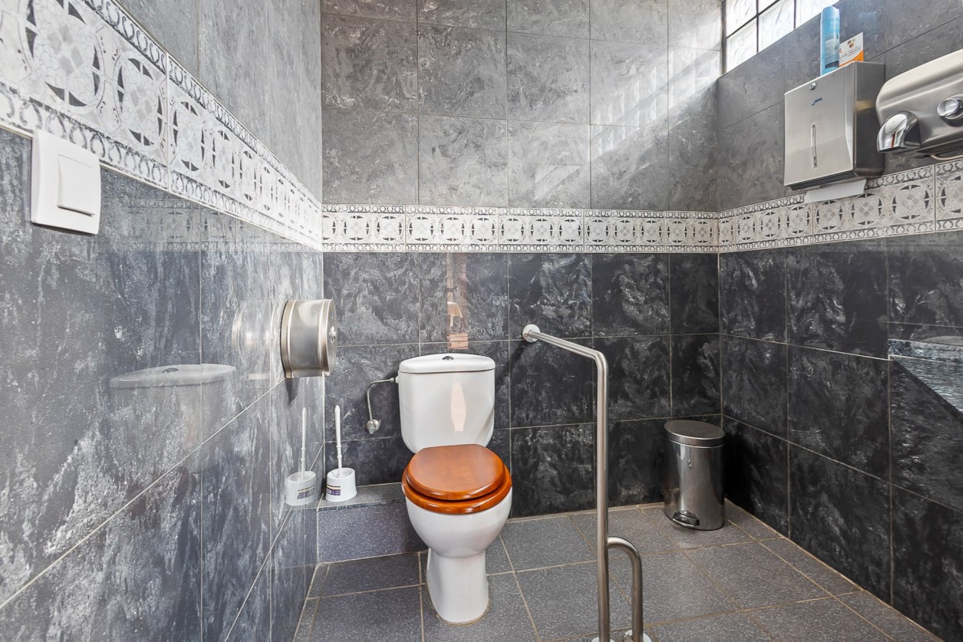 Resale - Commercial - Los Dolses