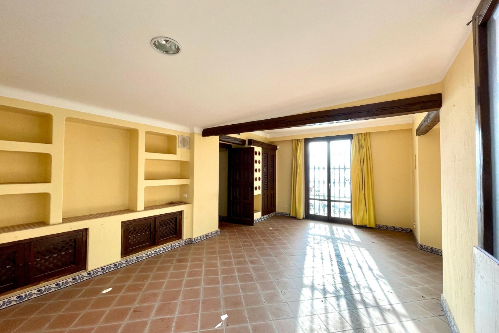 Resale - Commercial - Torrevieja - Playa Los Locos