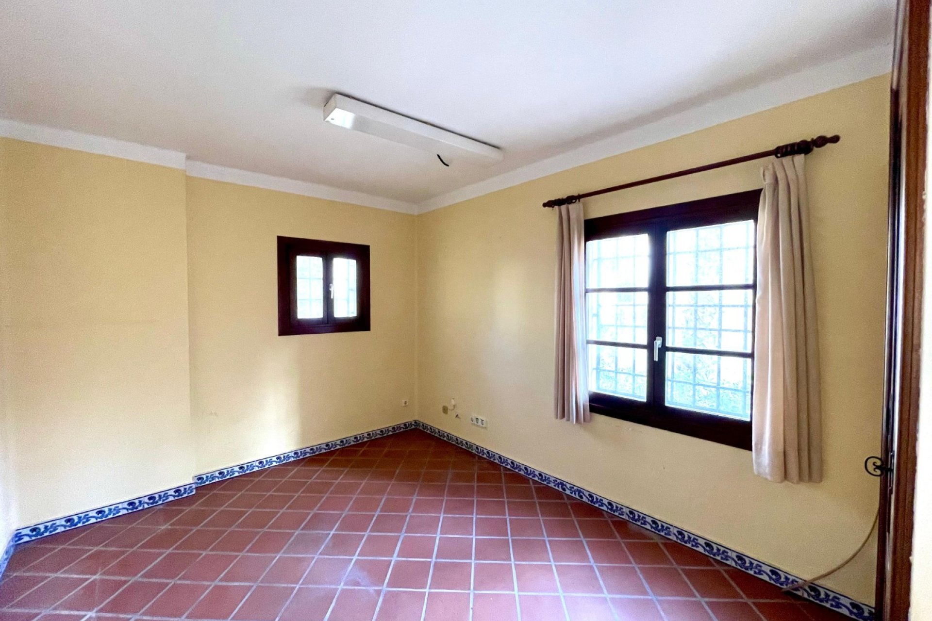 Resale - Commercial - Torrevieja - Playa Los Locos