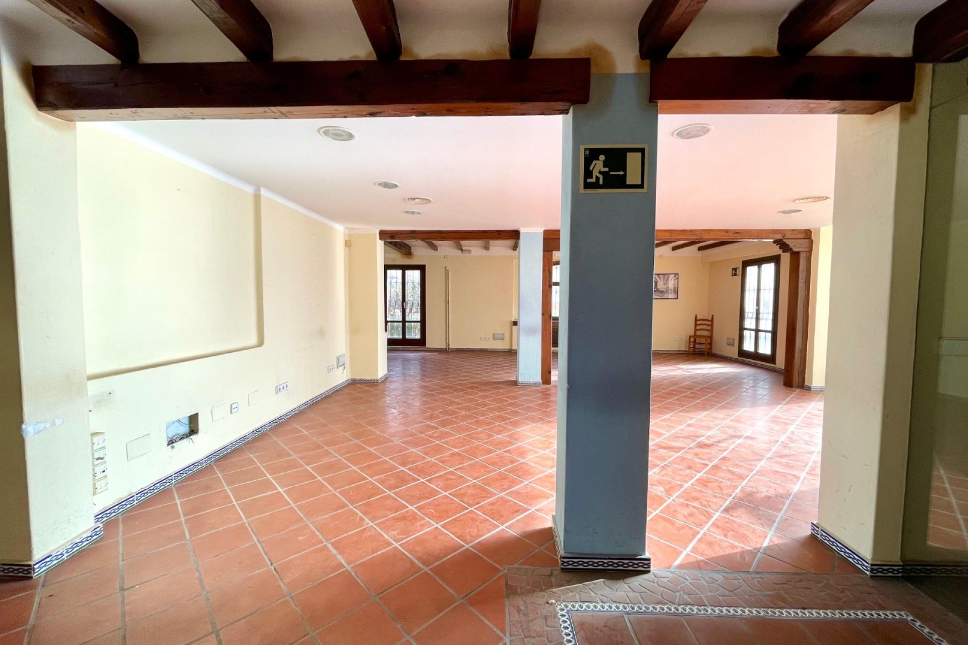 Resale - Commercial - Torrevieja - Playa Los Locos