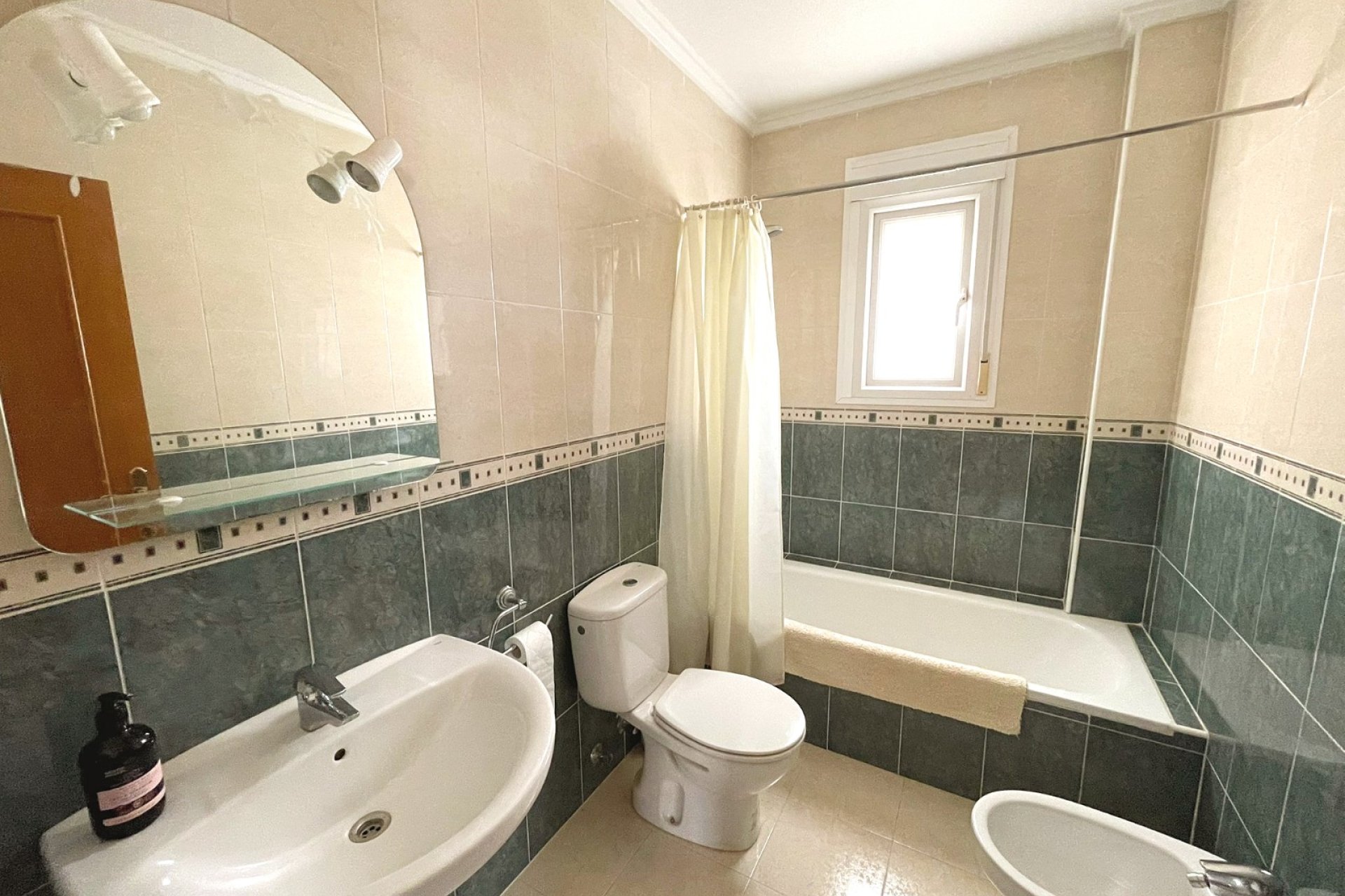 Resale - Townhouse - Ciudad quesada - Airstrip