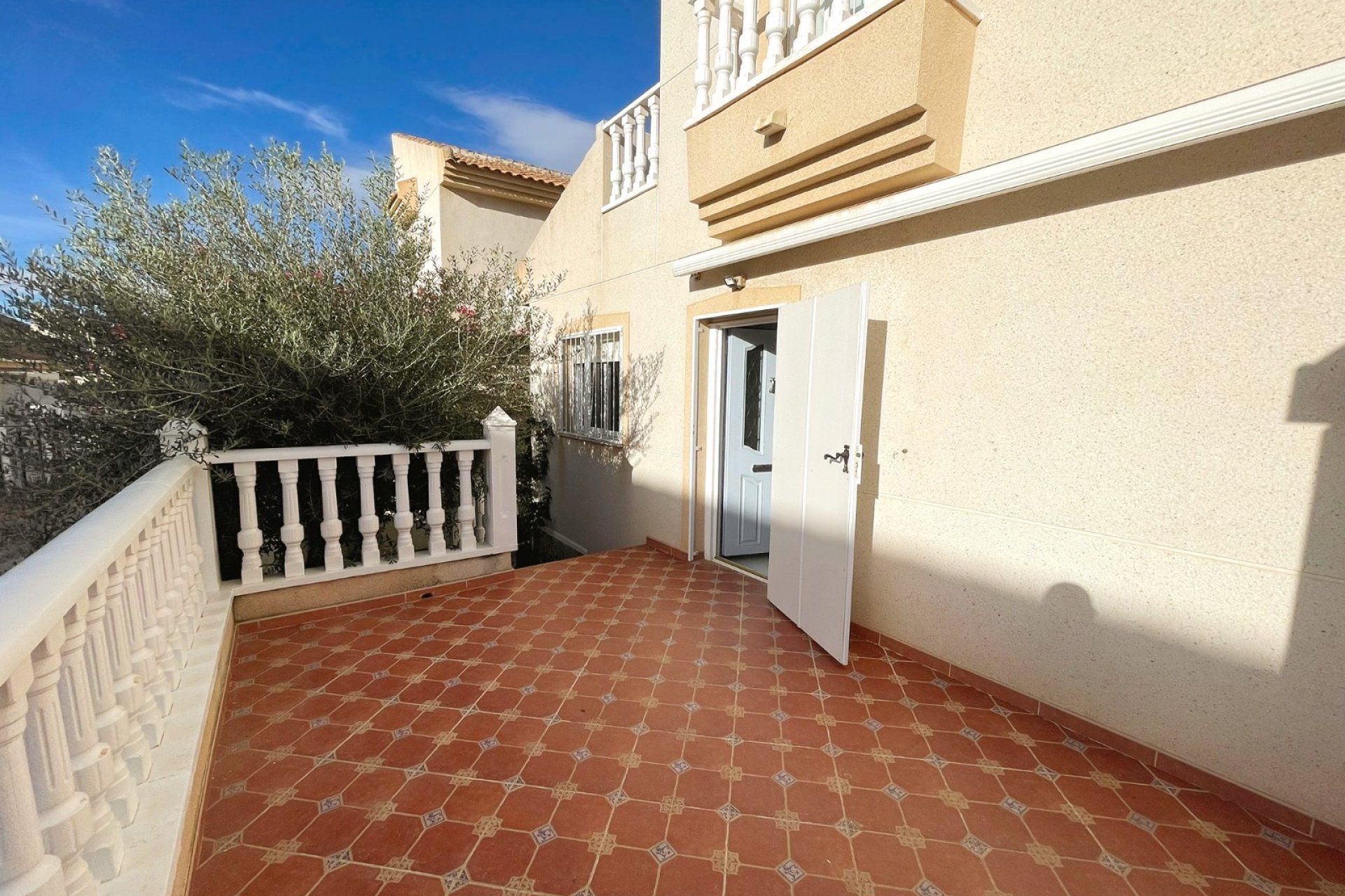 Resale - Townhouse - Ciudad quesada - Airstrip