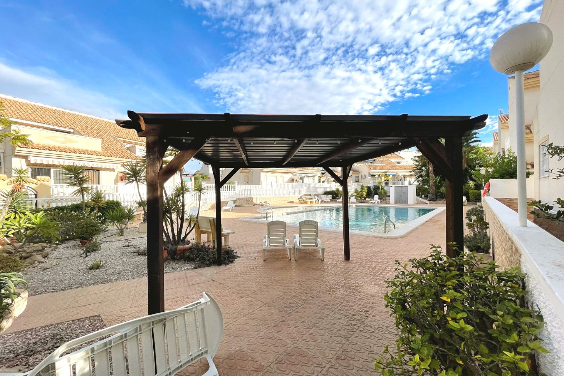 Resale - Townhouse - Ciudad quesada - Airstrip