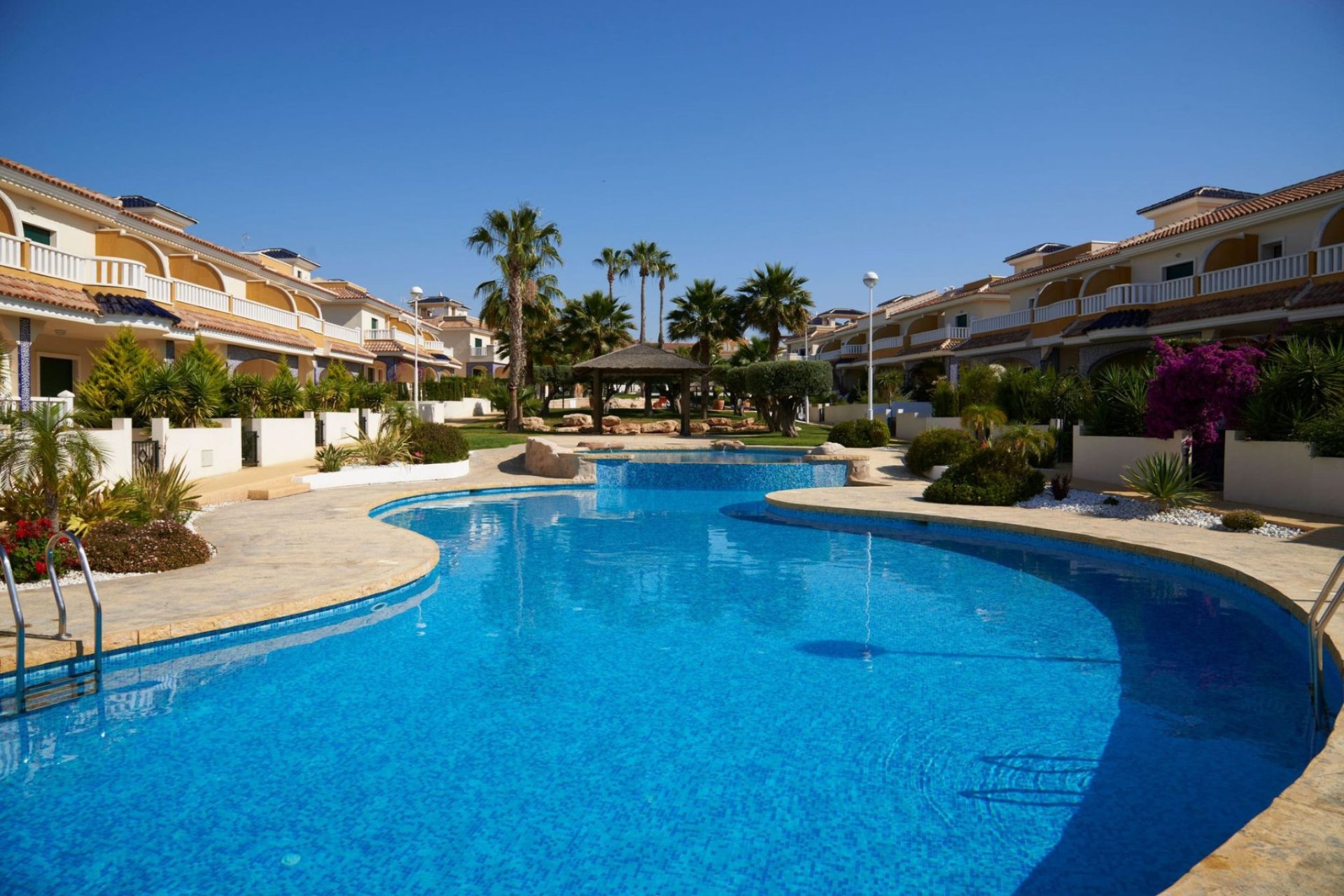 Resale - Townhouse - Ciudad quesada - Doña Pepa