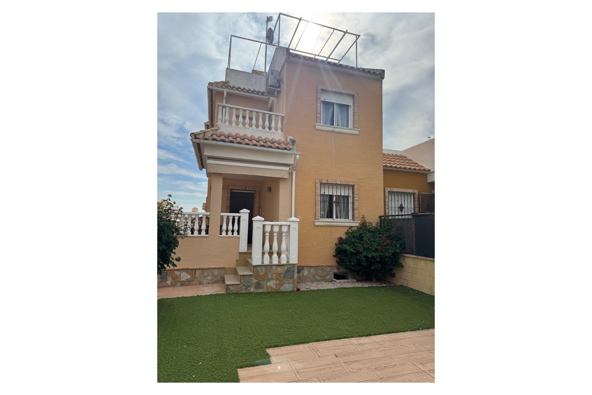 Resale - Townhouse - Ciudad quesada - Doña Pepa