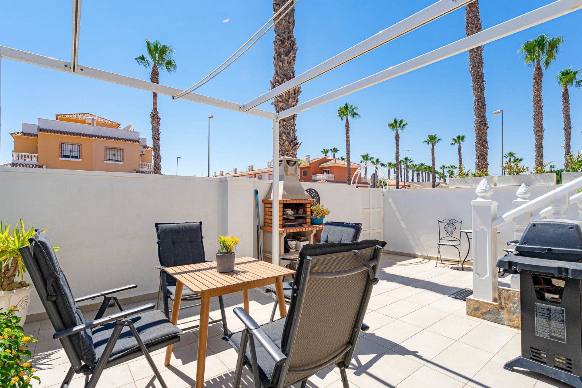 Resale - Townhouse - Ciudad quesada - Doña Pepa