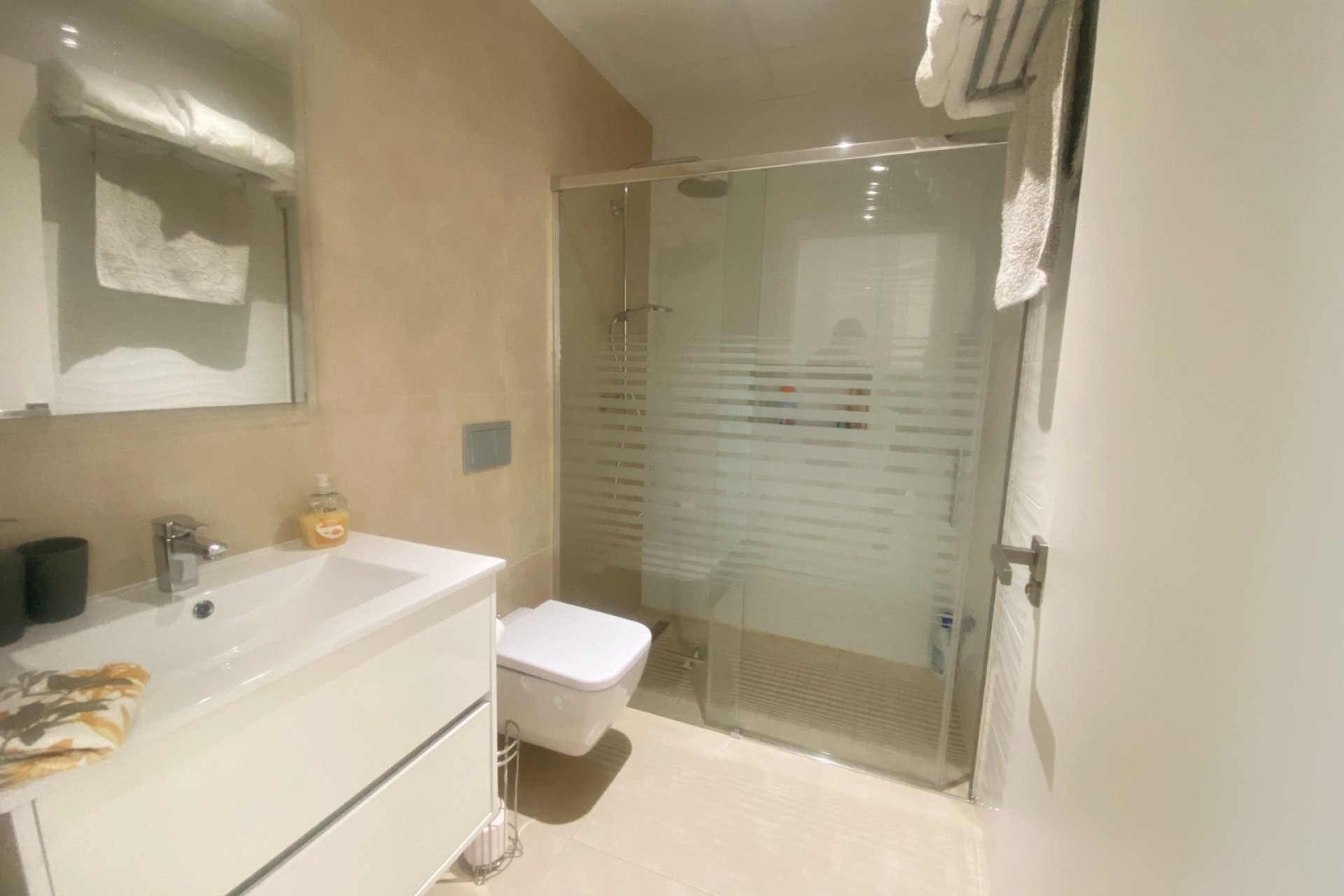 Resale - Townhouse - Ciudad quesada - Pueblo Bravo