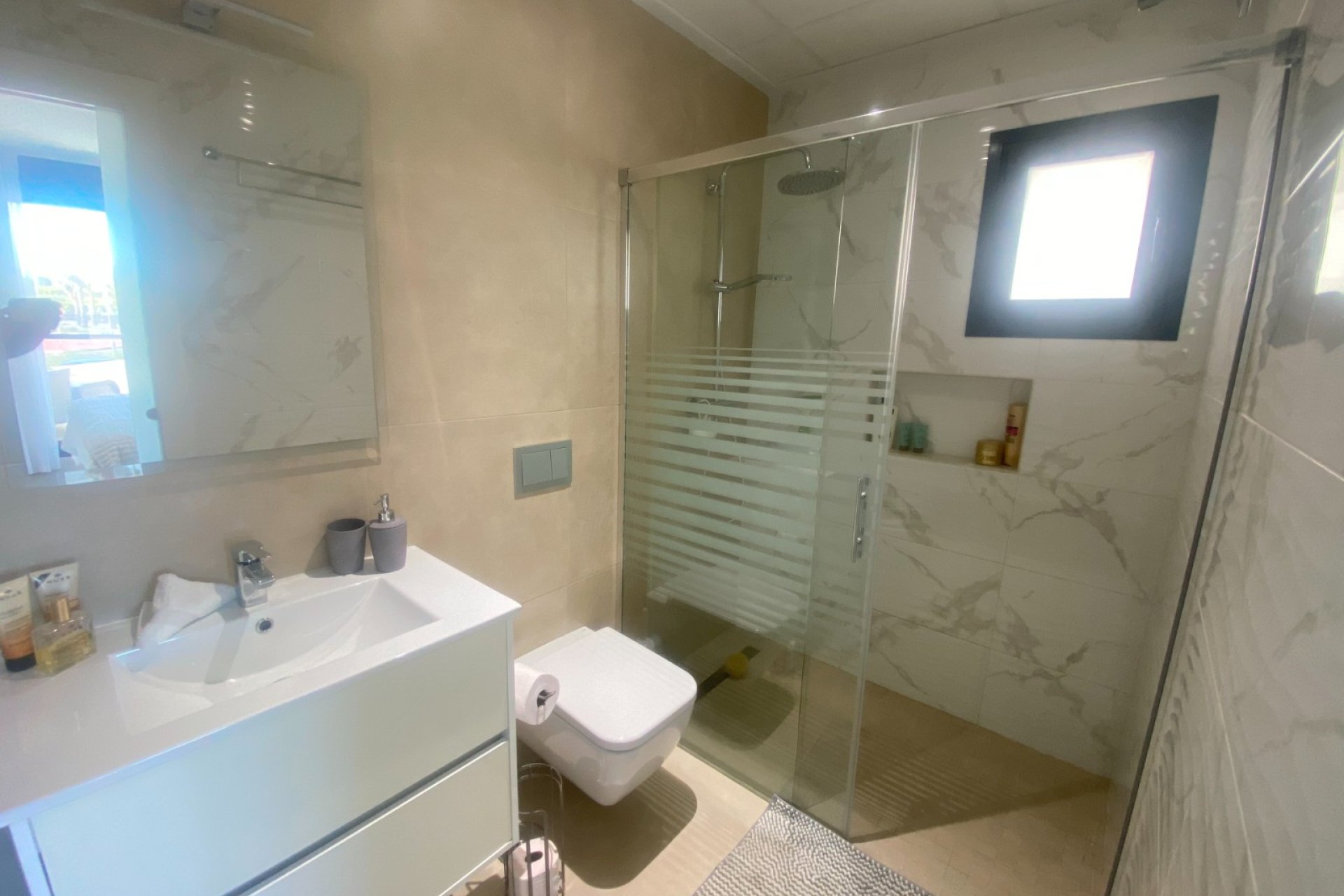 Resale - Townhouse - Ciudad quesada - Pueblo Bravo