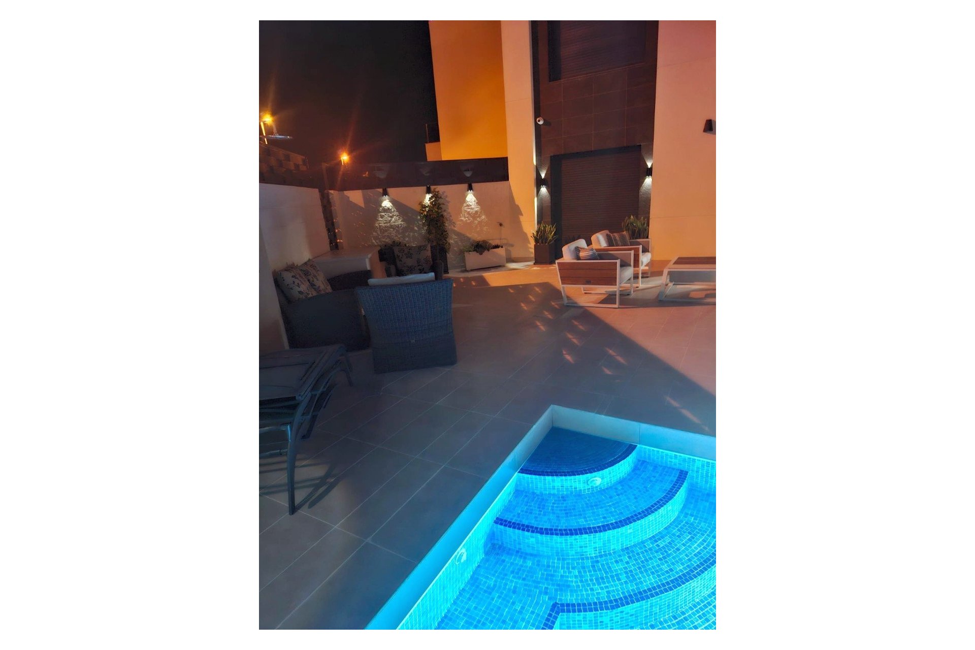 Resale - Townhouse - Ciudad quesada - Pueblo Bravo