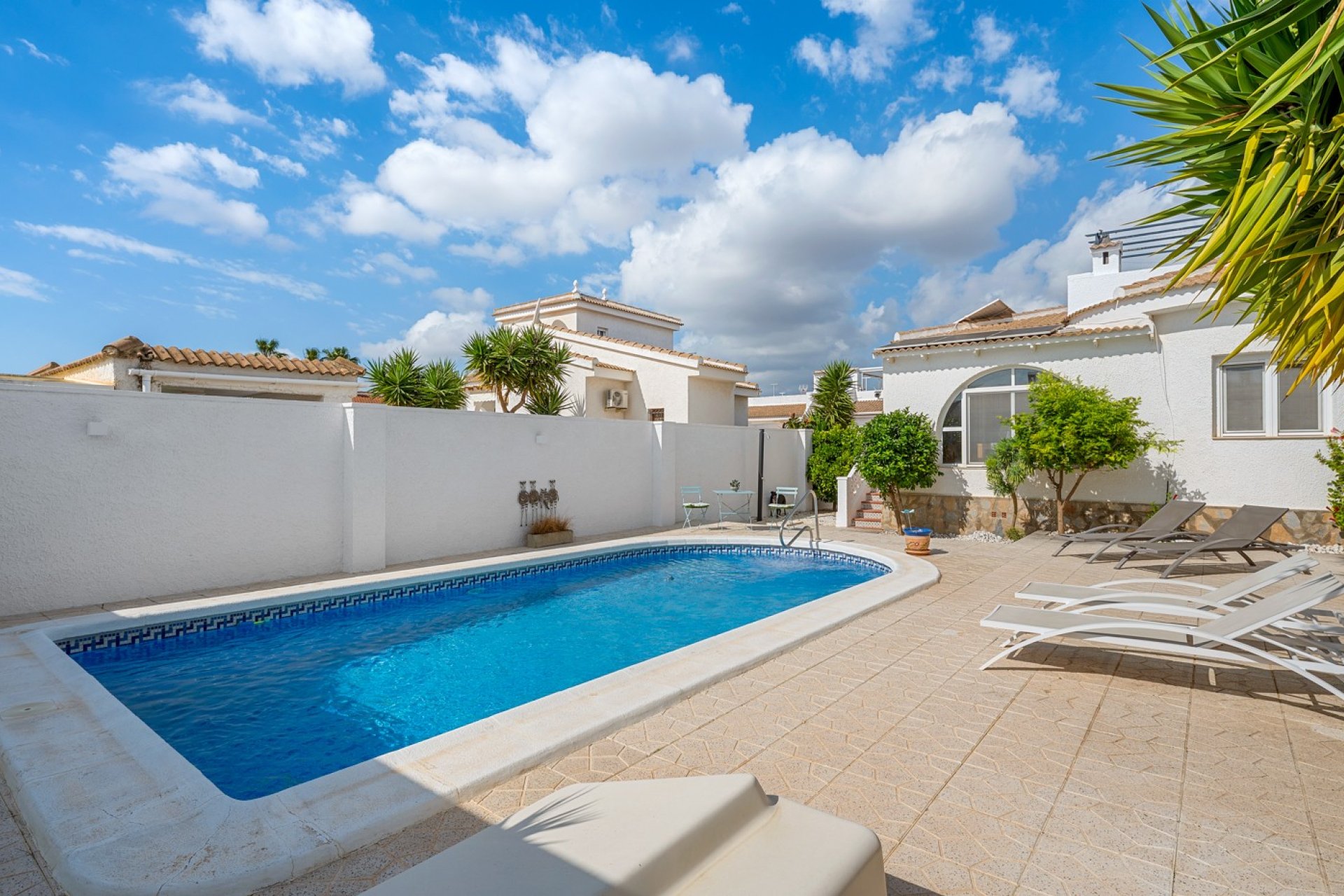 Resale - Townhouse - Ciudad quesada - Pueblo Bravo