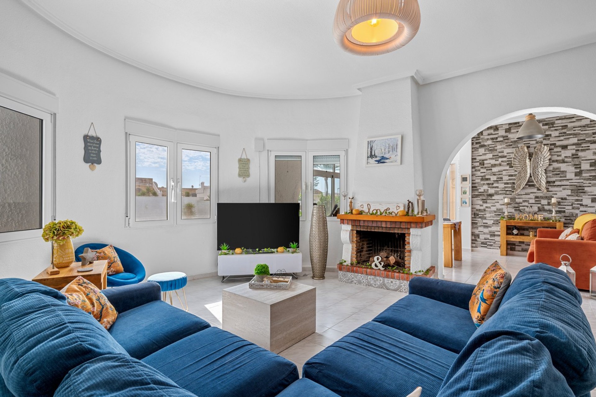 Resale - Townhouse - Ciudad quesada - Pueblo Bravo