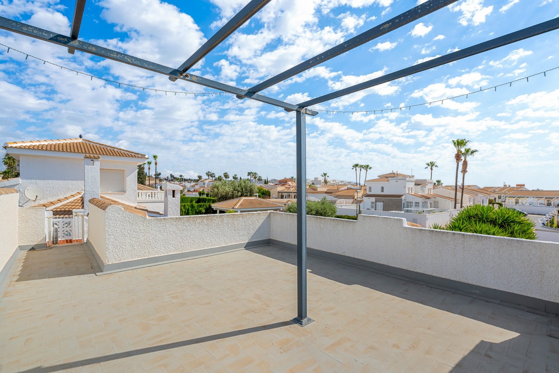 Resale - Townhouse - Ciudad quesada - Pueblo Bravo