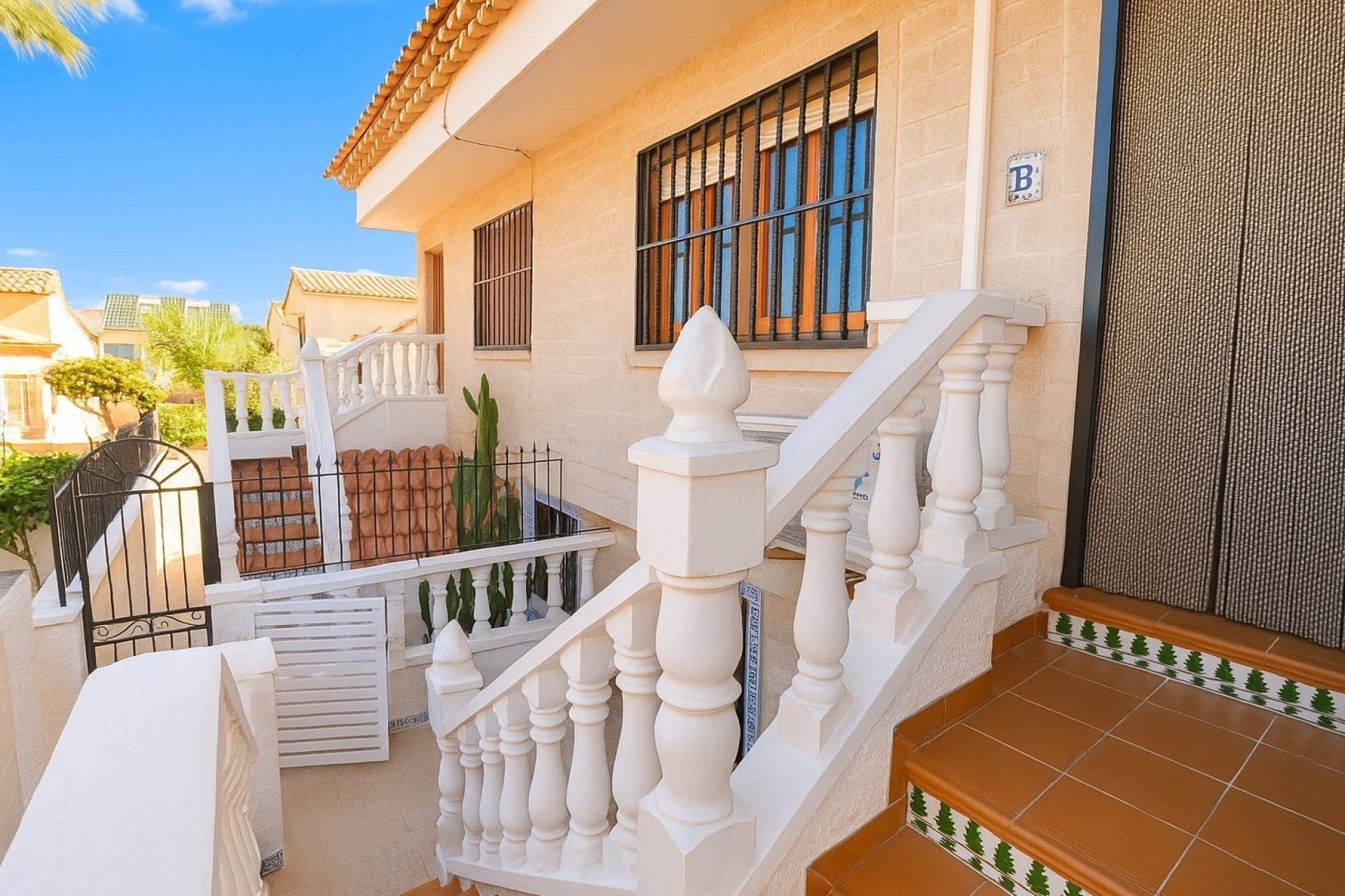 Resale - Townhouse - La Mata
