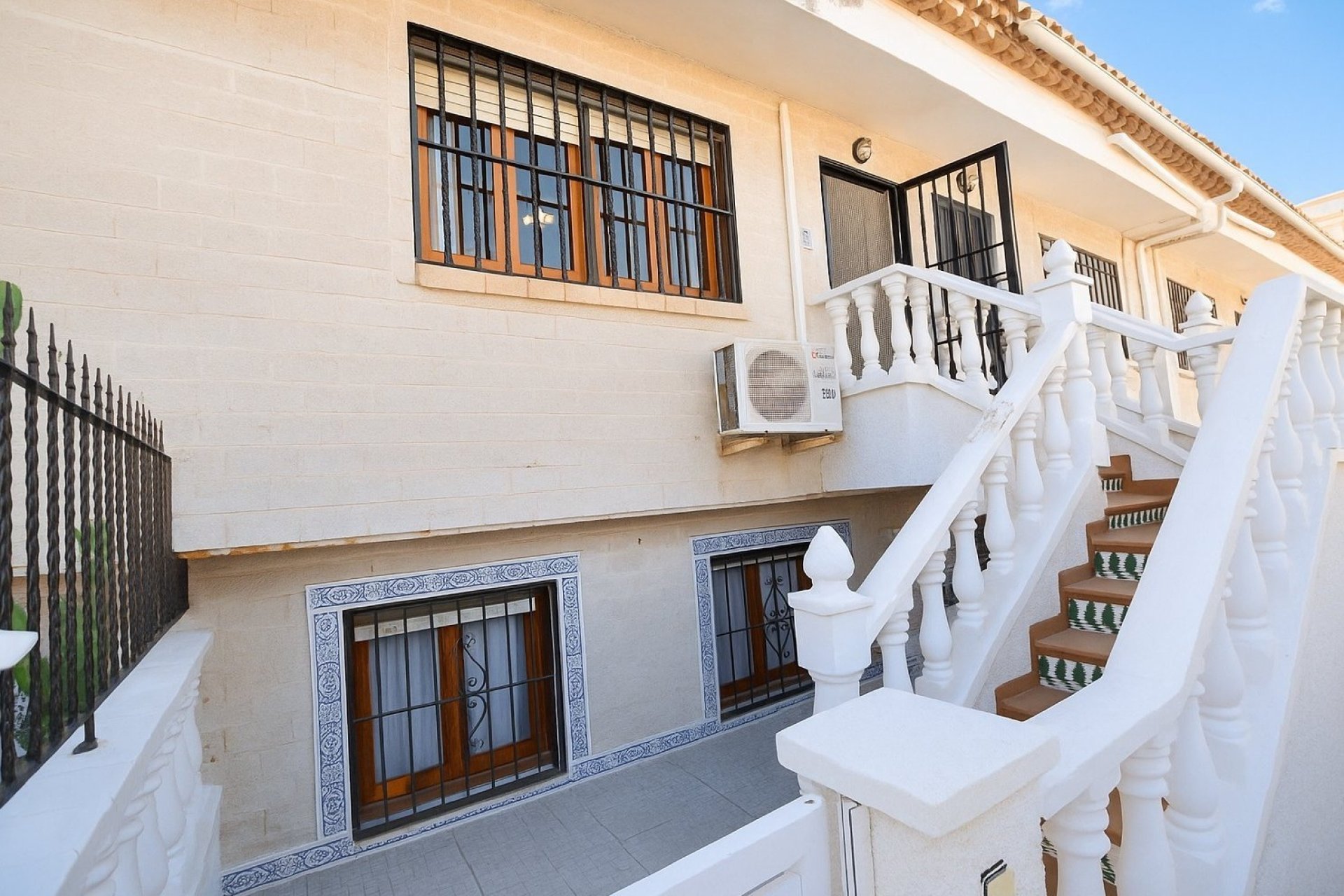 Resale - Townhouse - La Mata