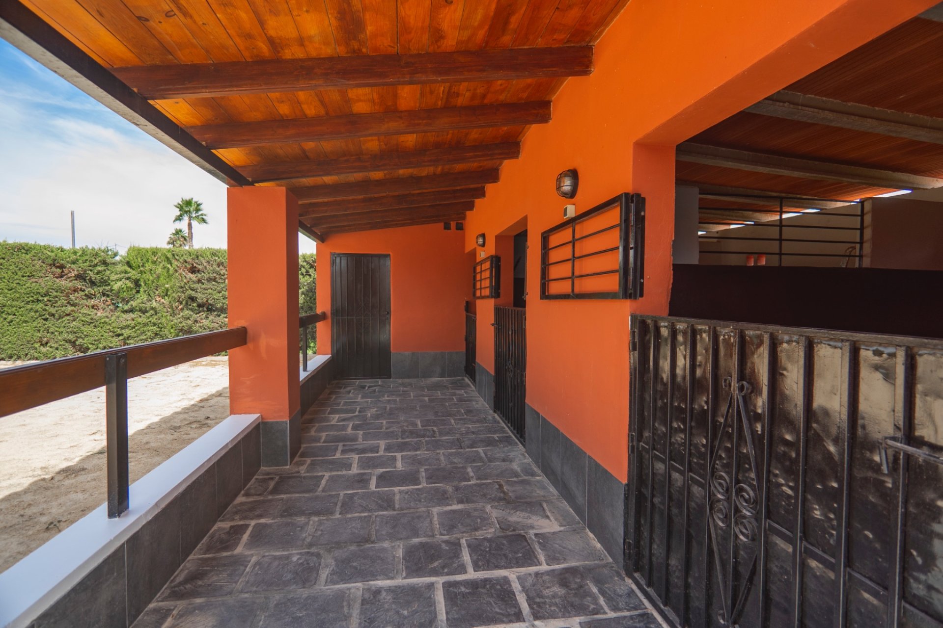 Resale - Townhouse - Las Heredades - Heredades