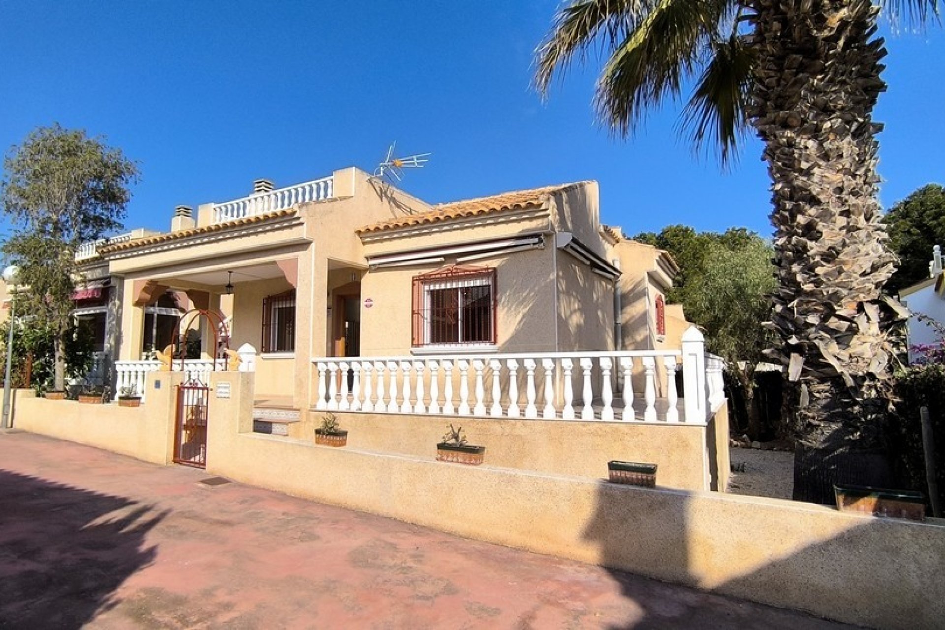 Resale - Villa - Algorfa - Montemar - Saint Andrews Heights