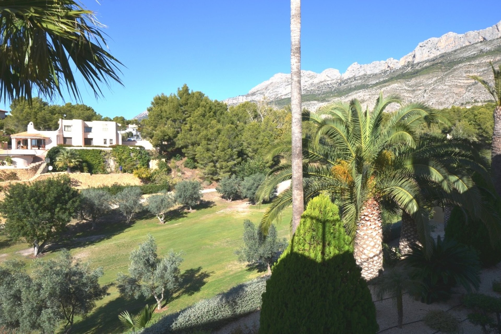 Resale - Villa - Altea