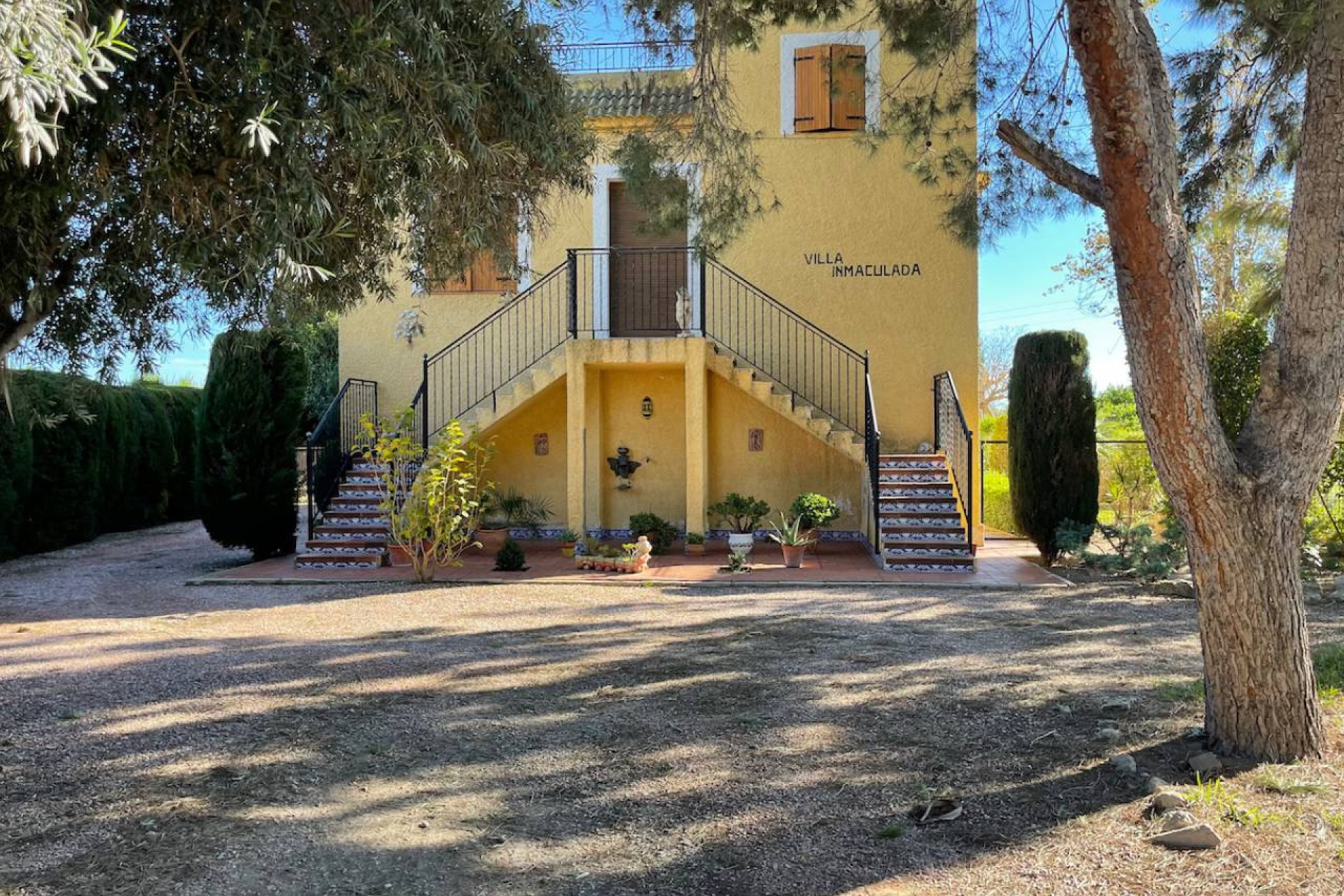 Resale - Villa - Daya Nueva