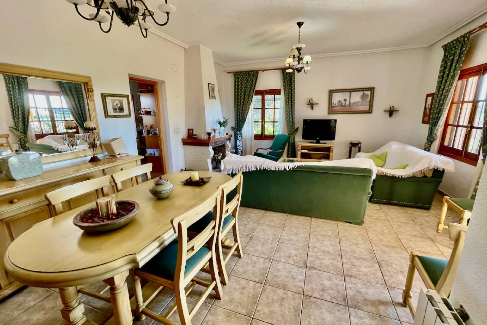 Resale - Villa - Daya Nueva