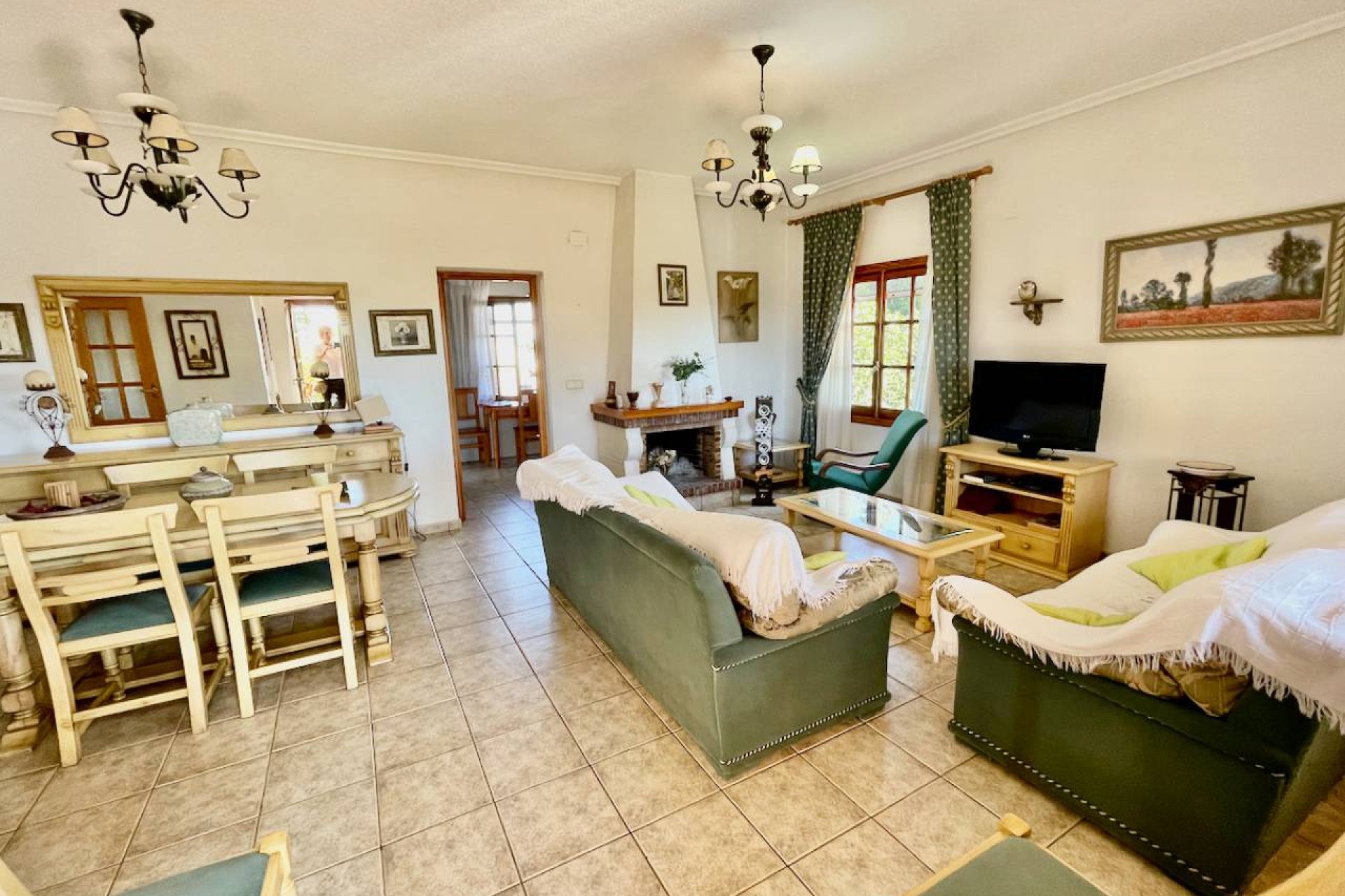 Resale - Villa - Daya Nueva