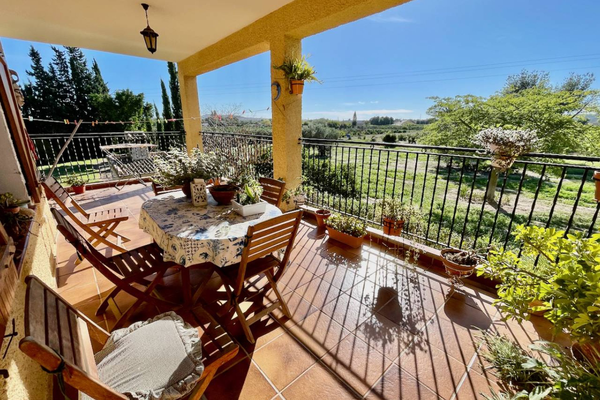 Resale - Villa - Daya Nueva