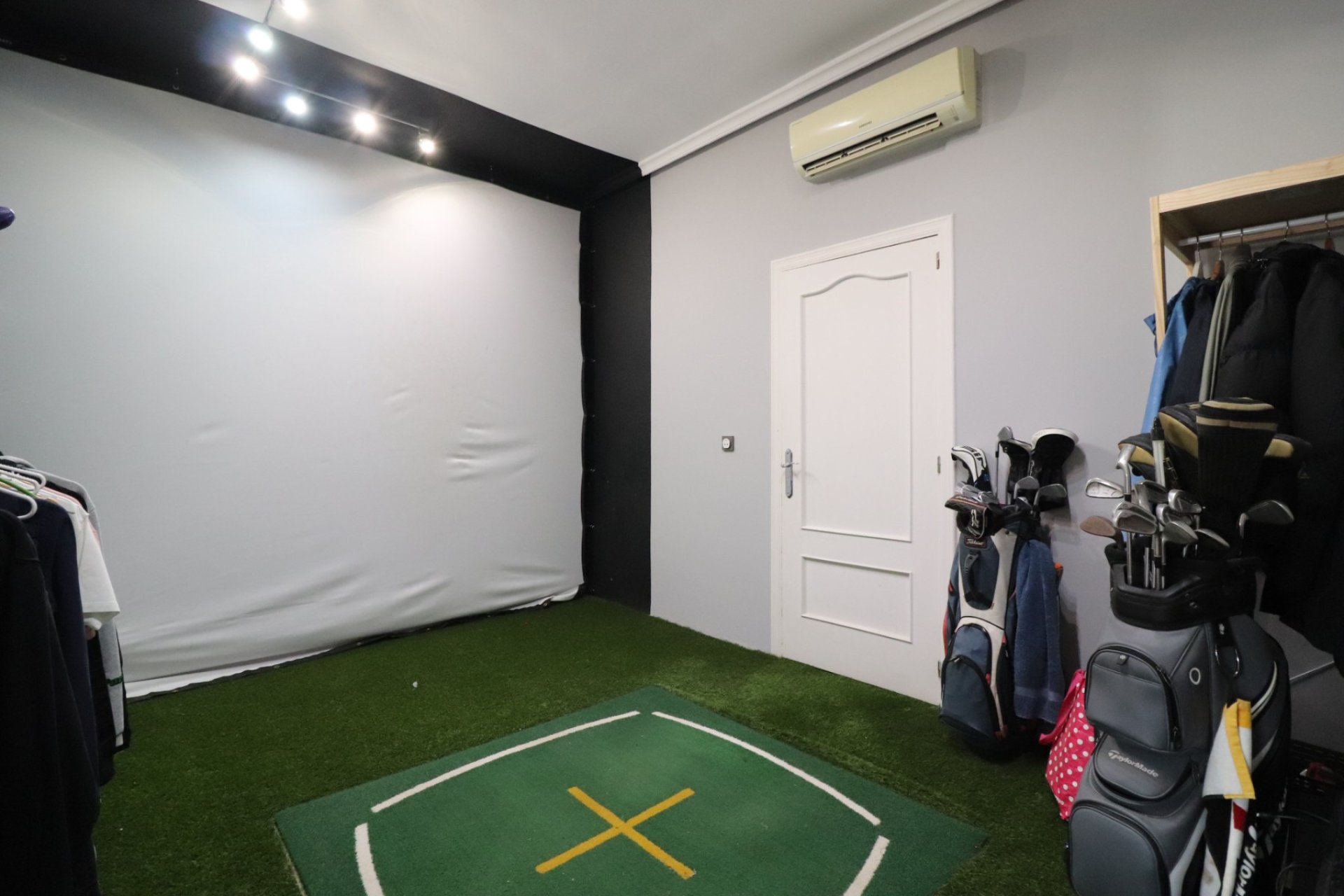 Resale - Villa - Heredades - Heradades