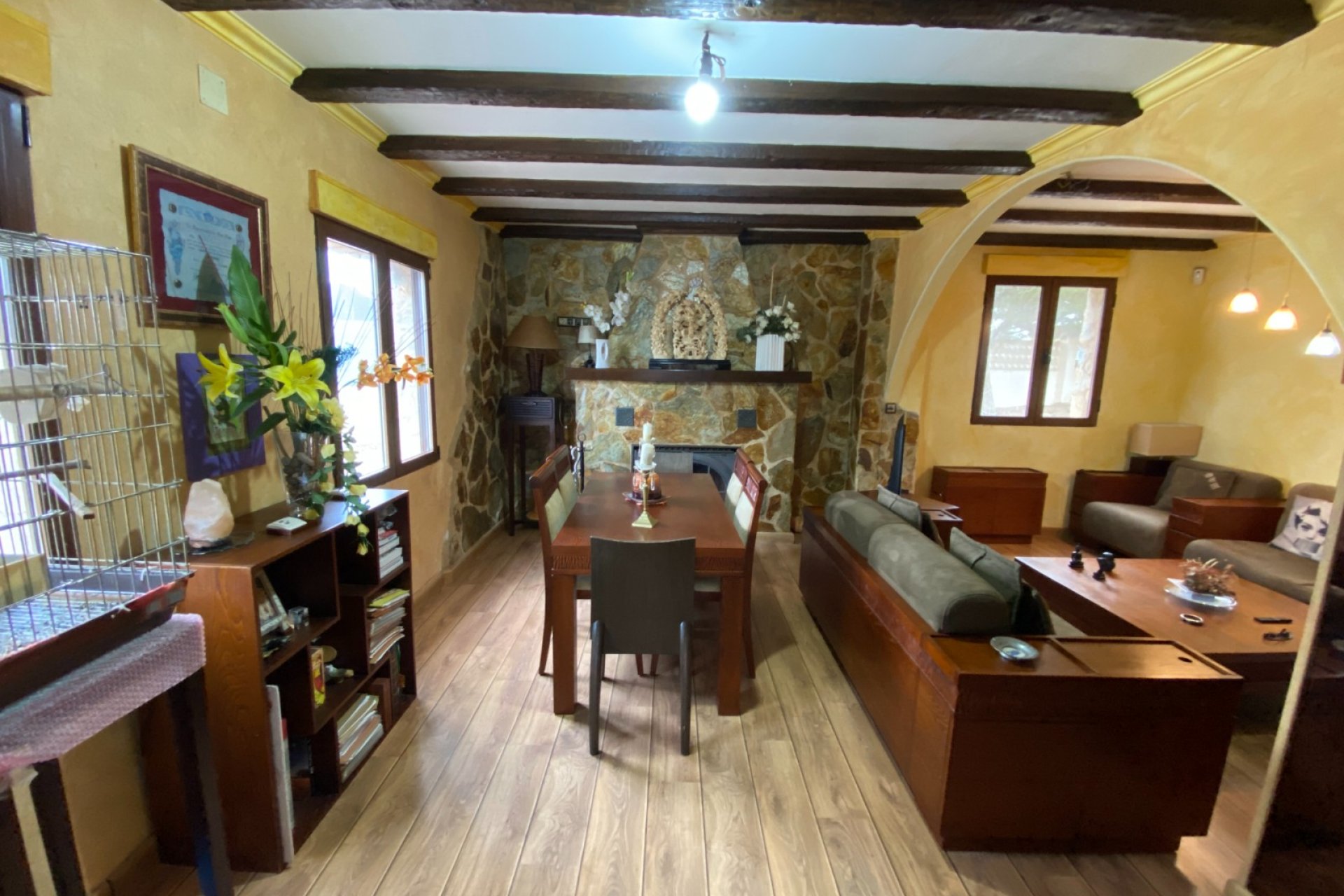 Resale - Villa - Sax