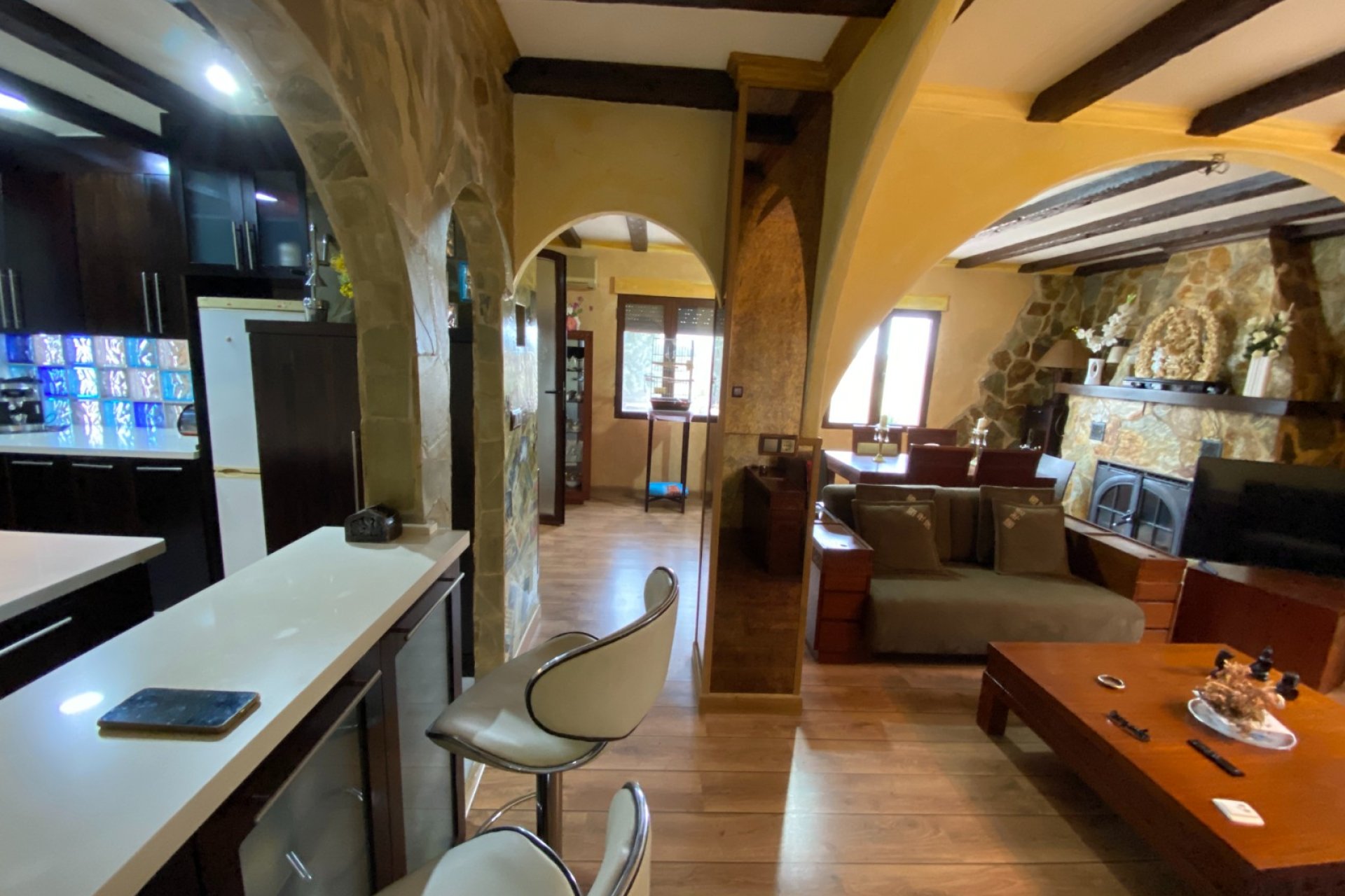 Resale - Villa - Sax