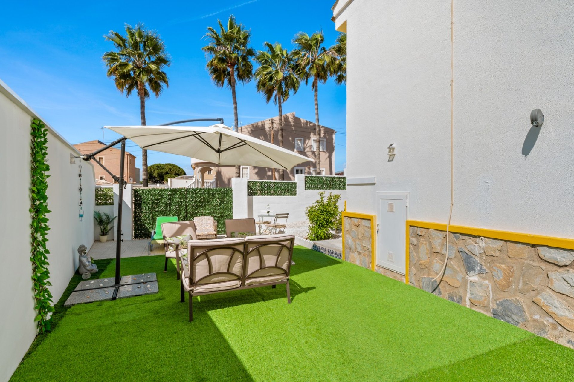 Resale - Villa / Semi semi-detached - Benijofar - Monte Azul/ El Dorado