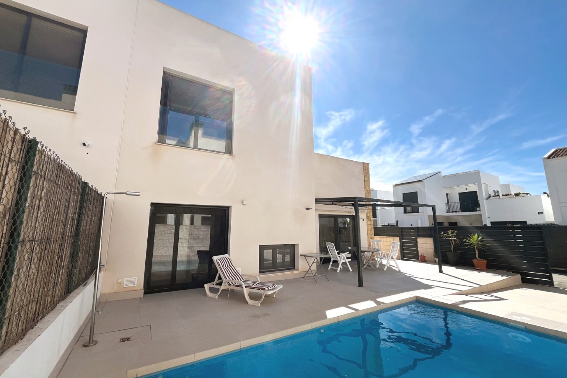 Resale - Villa / Semi semi-detached - Ciudad quesada - Pueblo Bravo