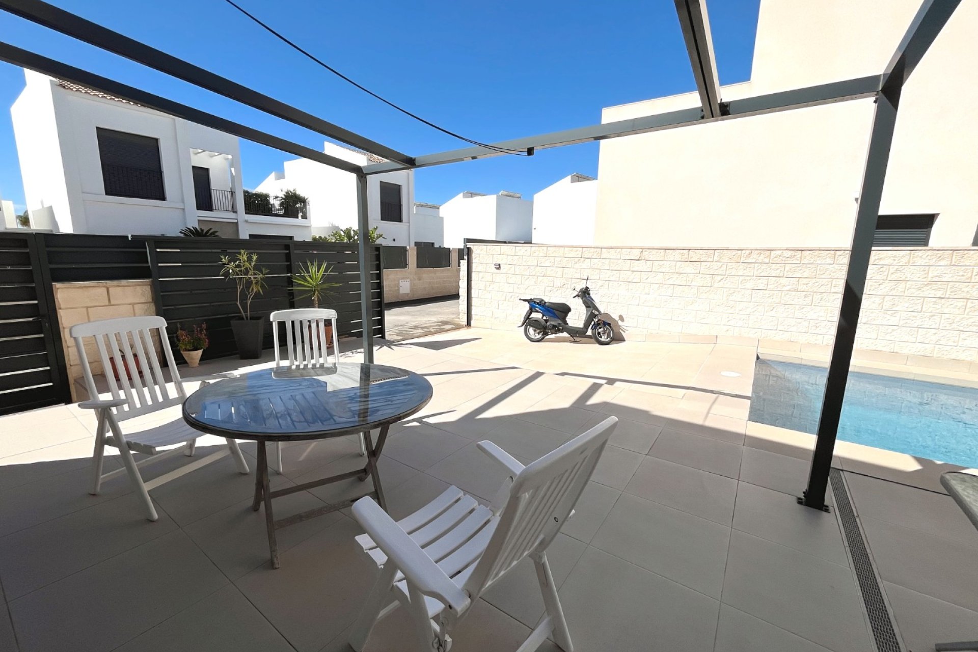 Resale - Villa / Semi semi-detached - Ciudad quesada - Pueblo Bravo