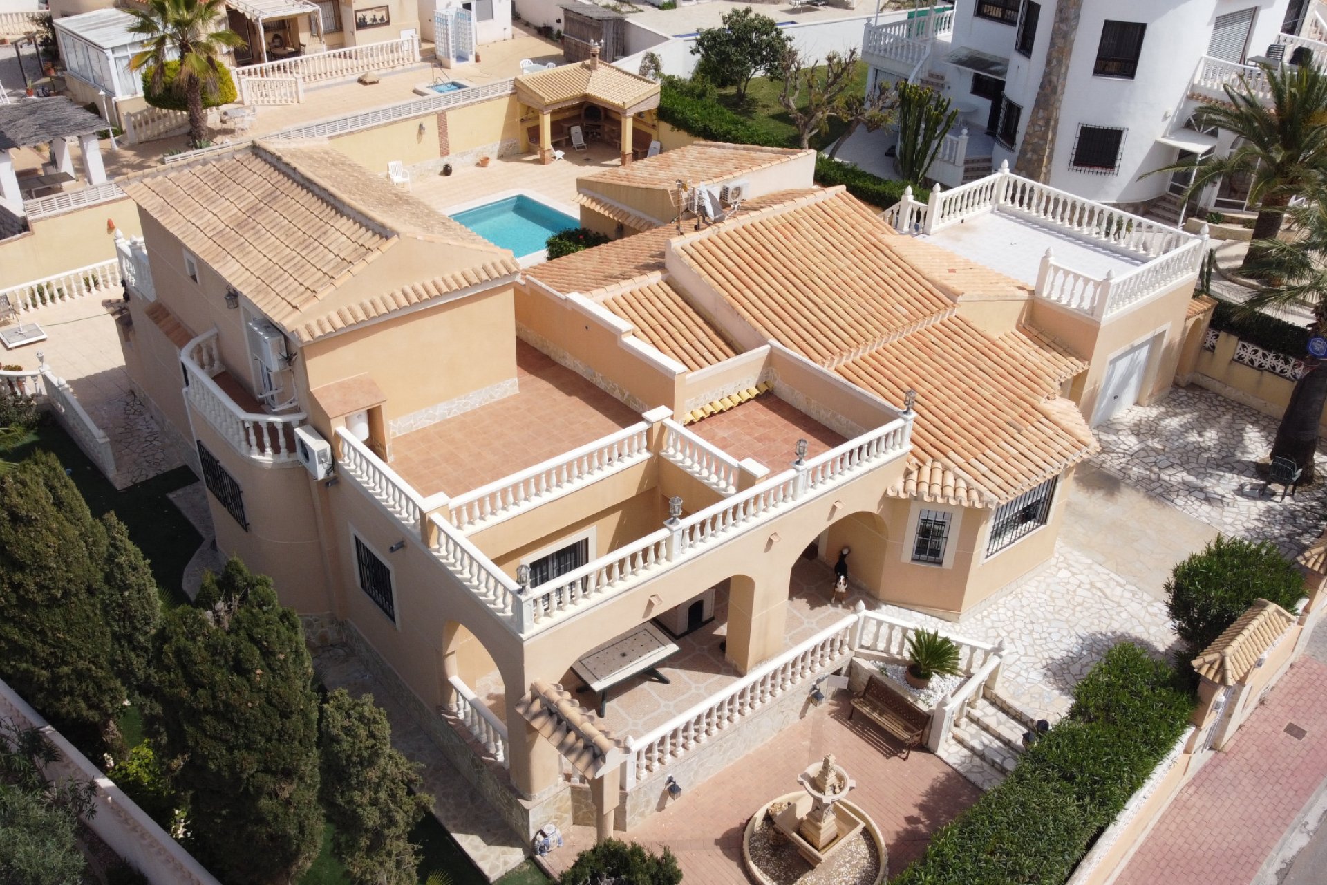 Resale - Villa - Torrevieja - El Chaparral