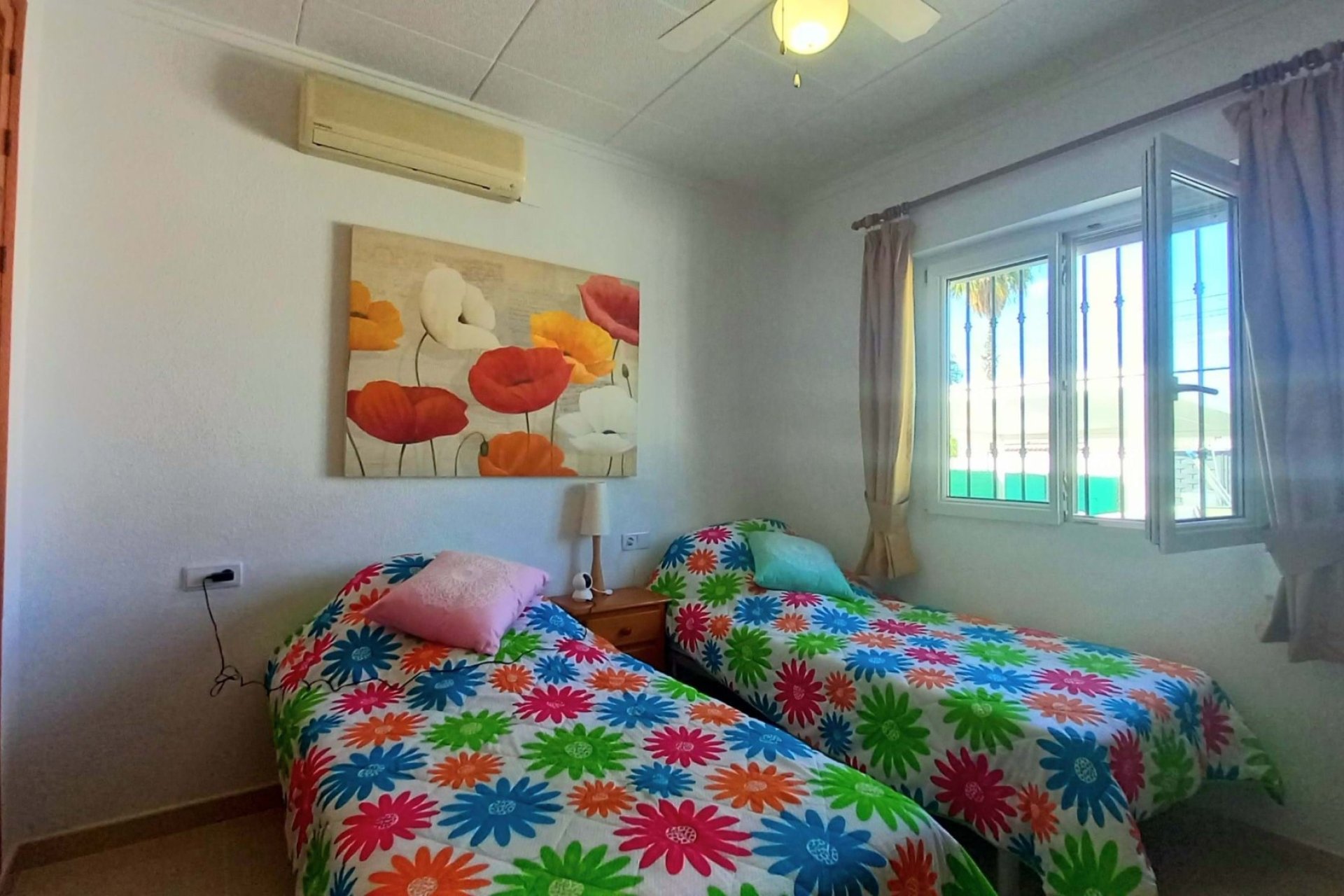 Resale - Villa - Torrevieja - La Siesta