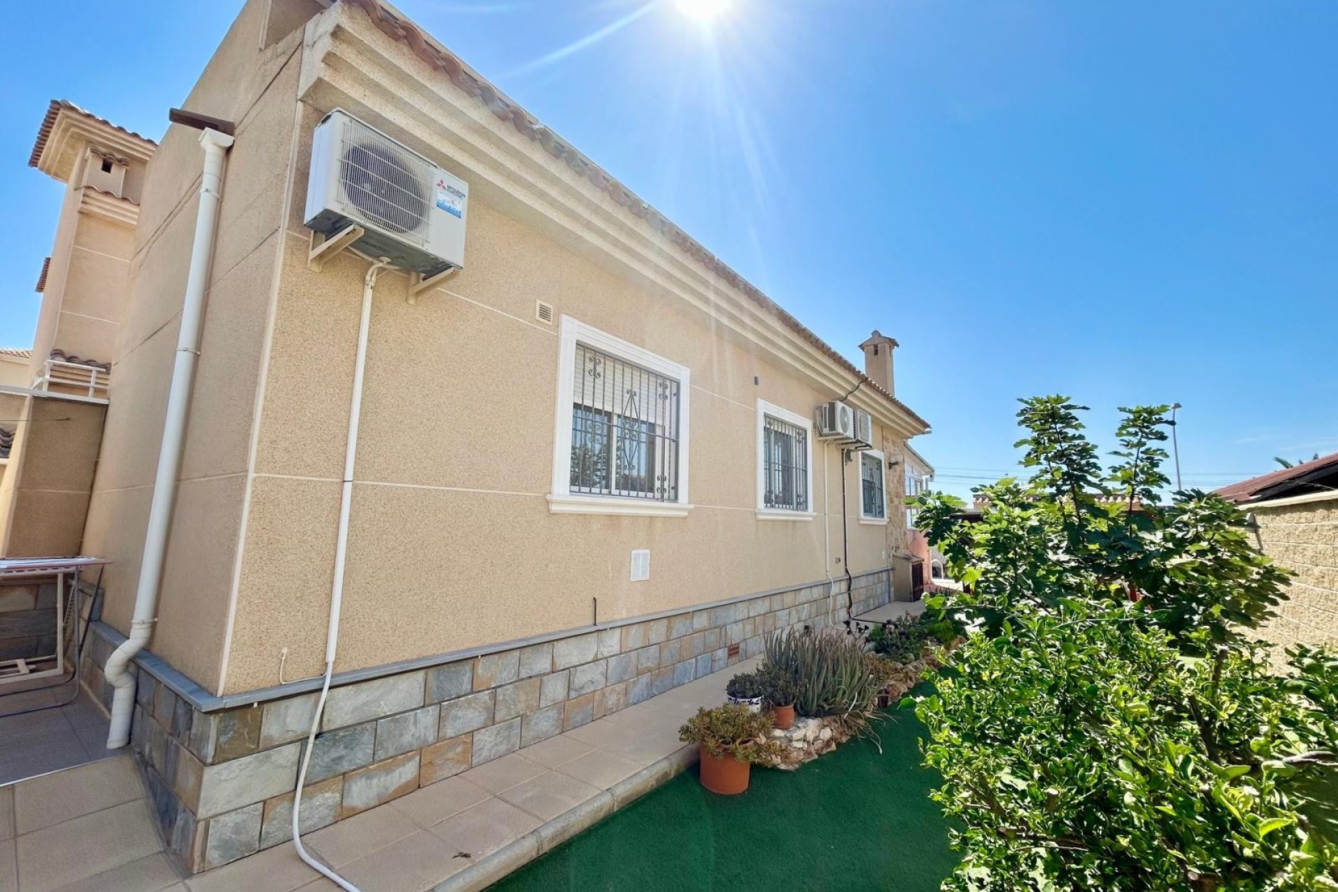 Resale - Villa - Torrevieja - La Siesta
