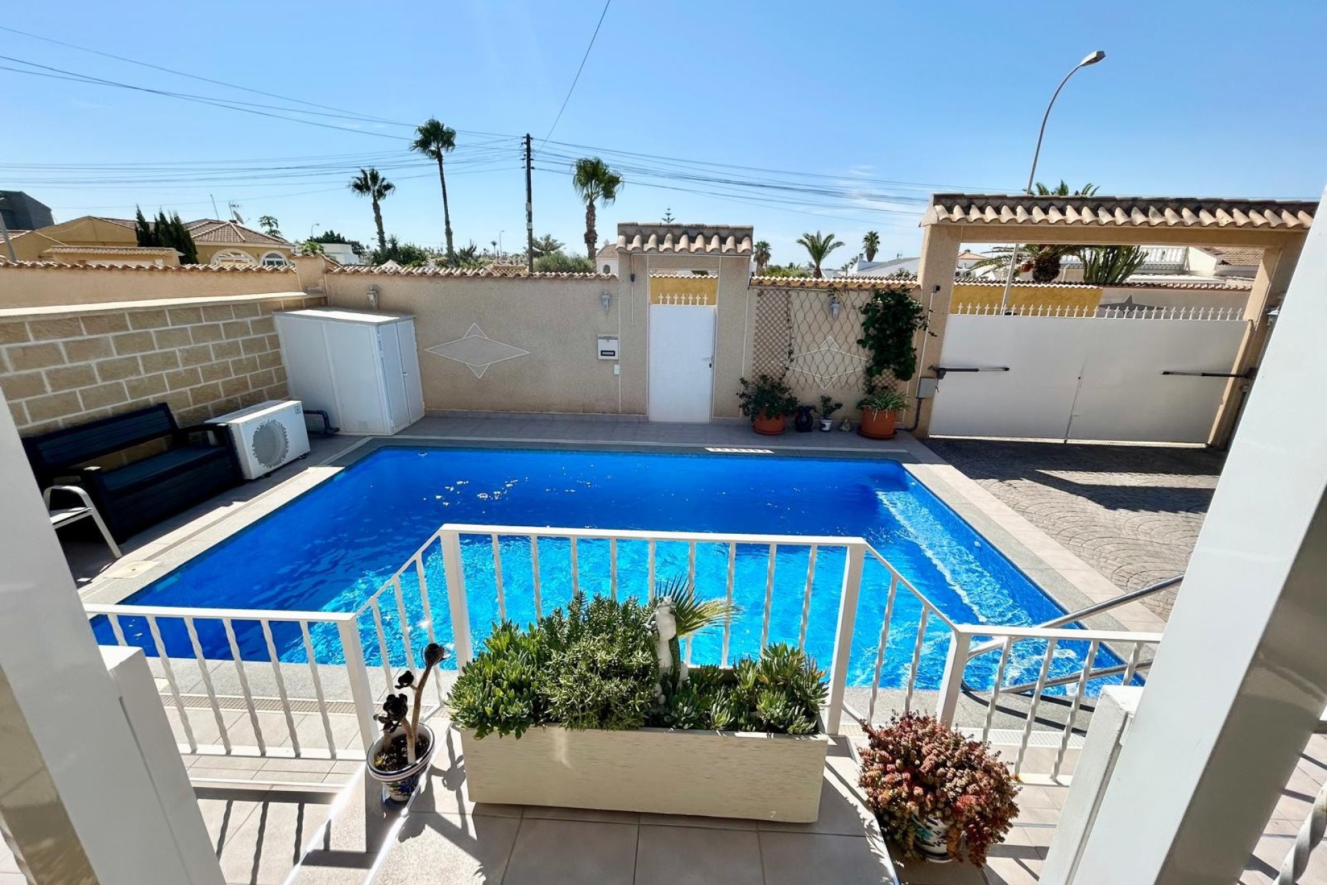 Resale - Villa - Torrevieja - La Siesta