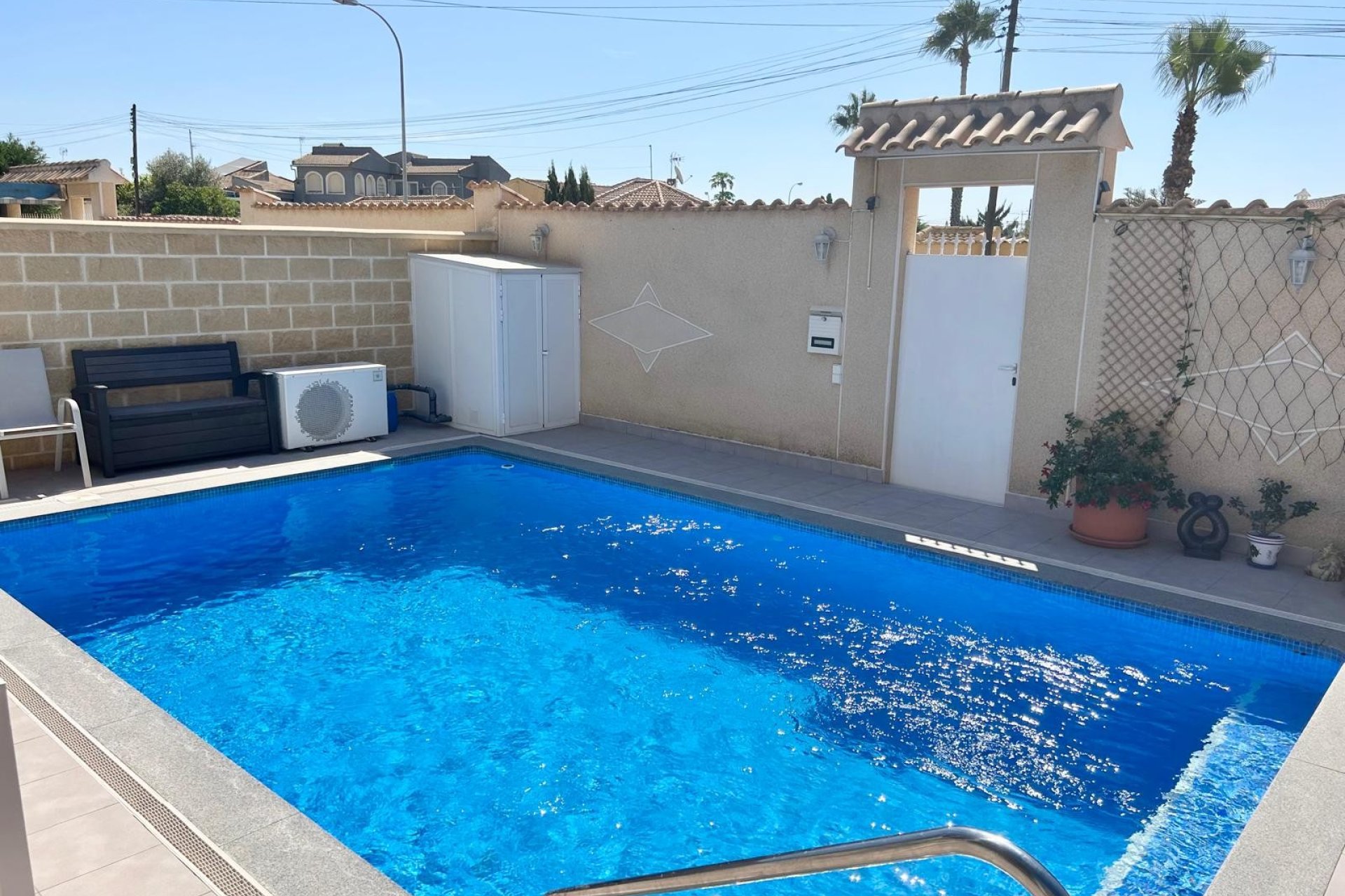 Resale - Villa - Torrevieja - La Siesta