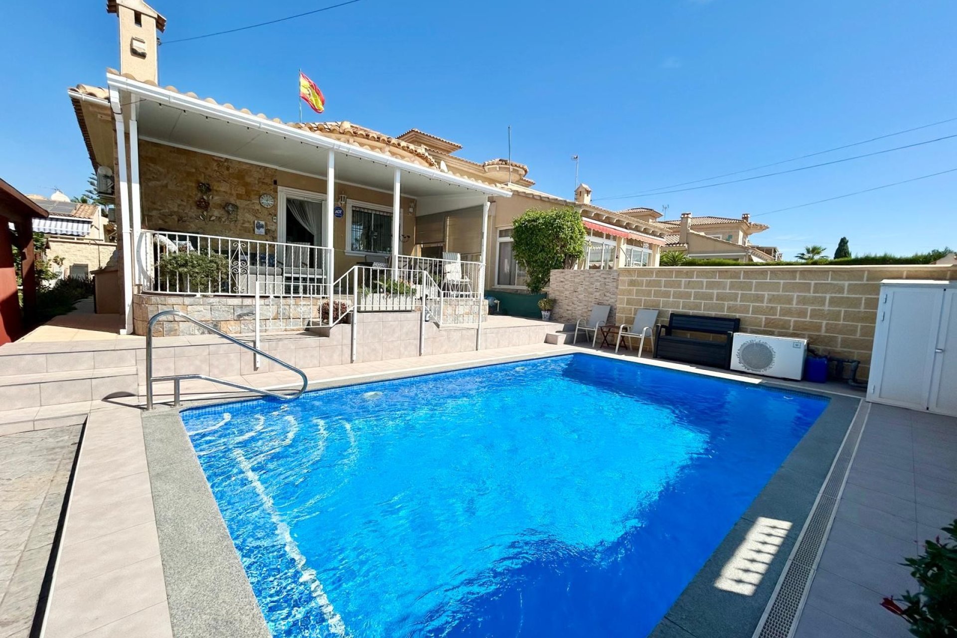 Resale - Villa - Torrevieja - La Siesta