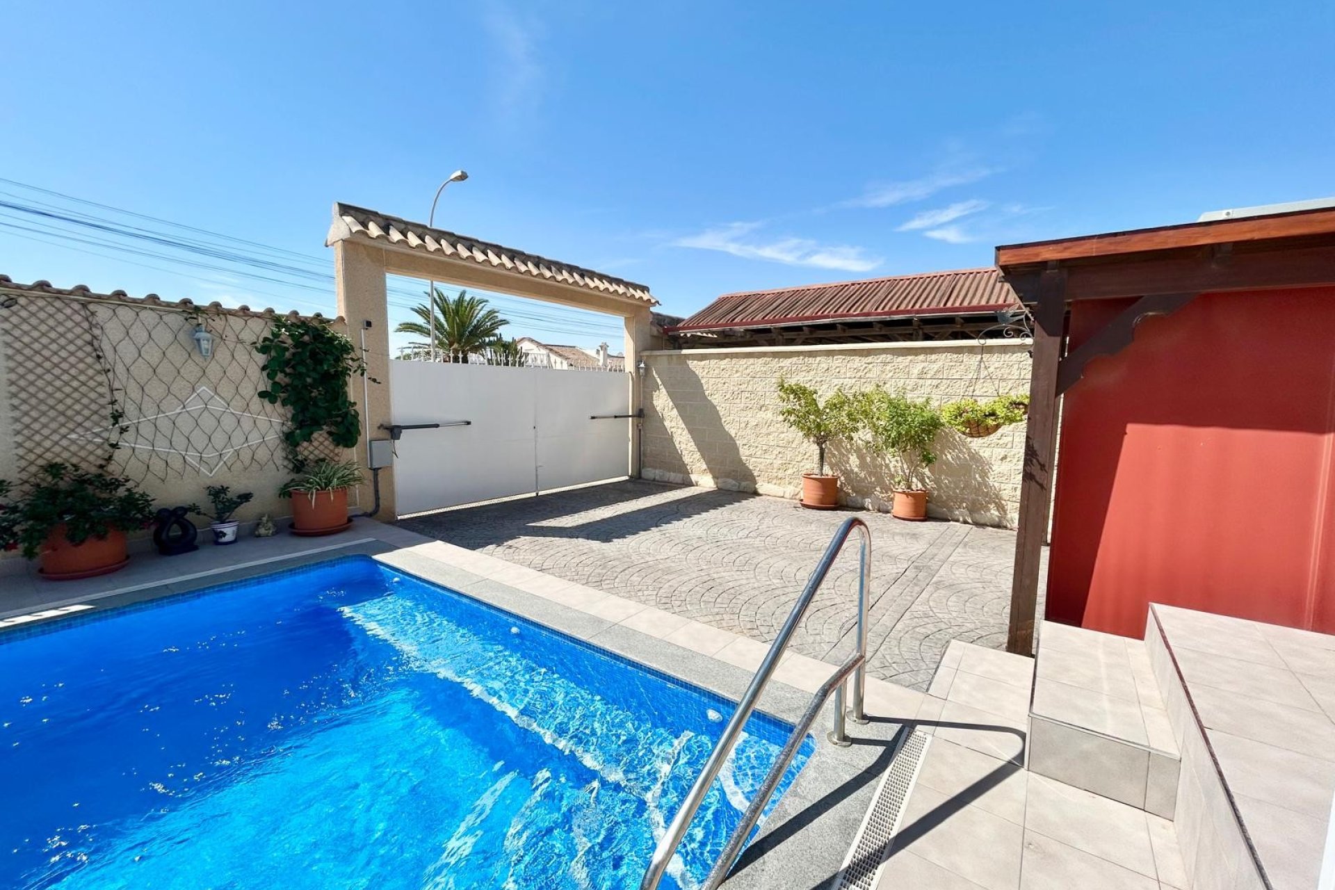 Resale - Villa - Torrevieja - La Siesta
