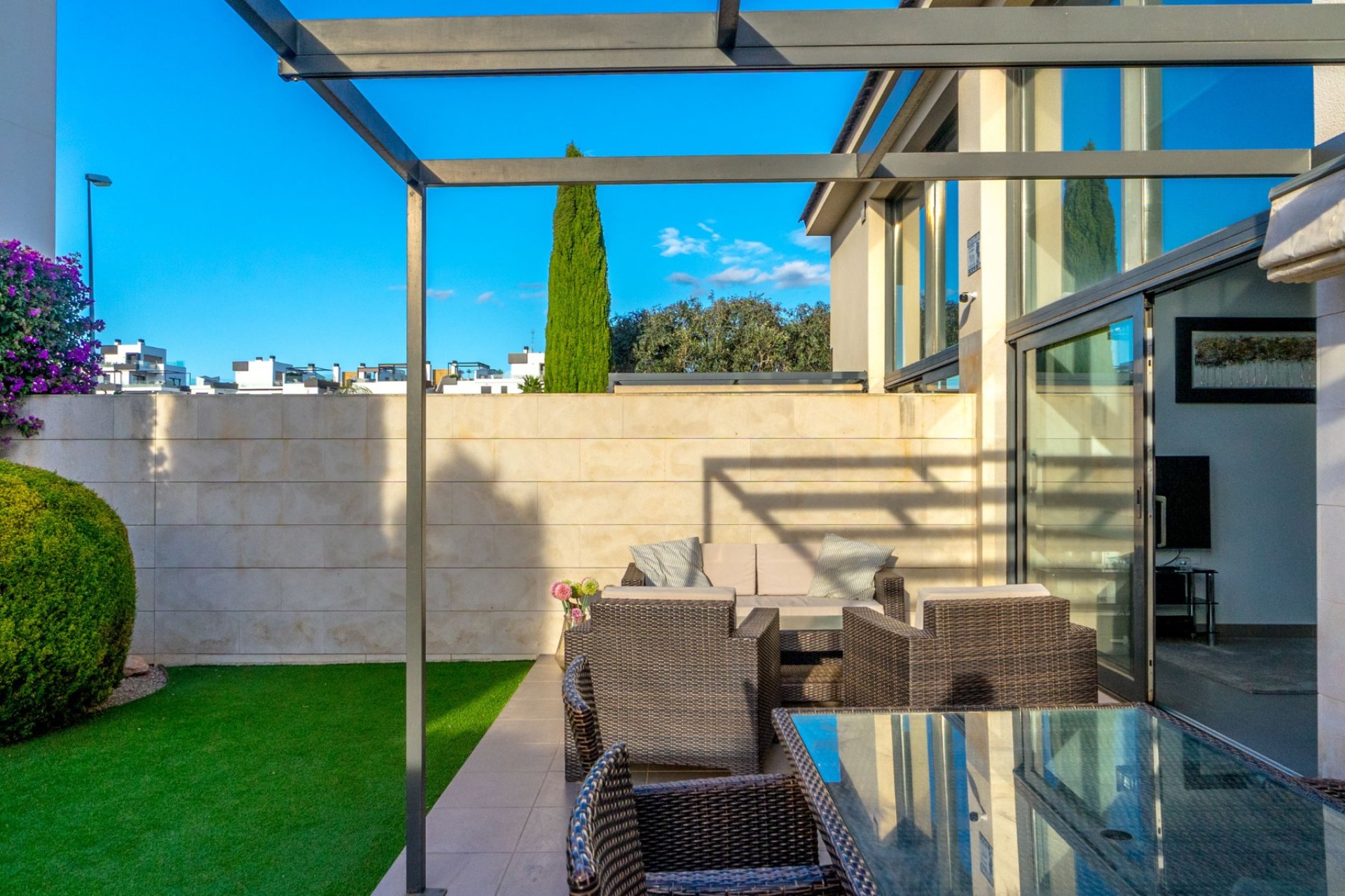 Resale - Villa - Villamartín - Los Dolses