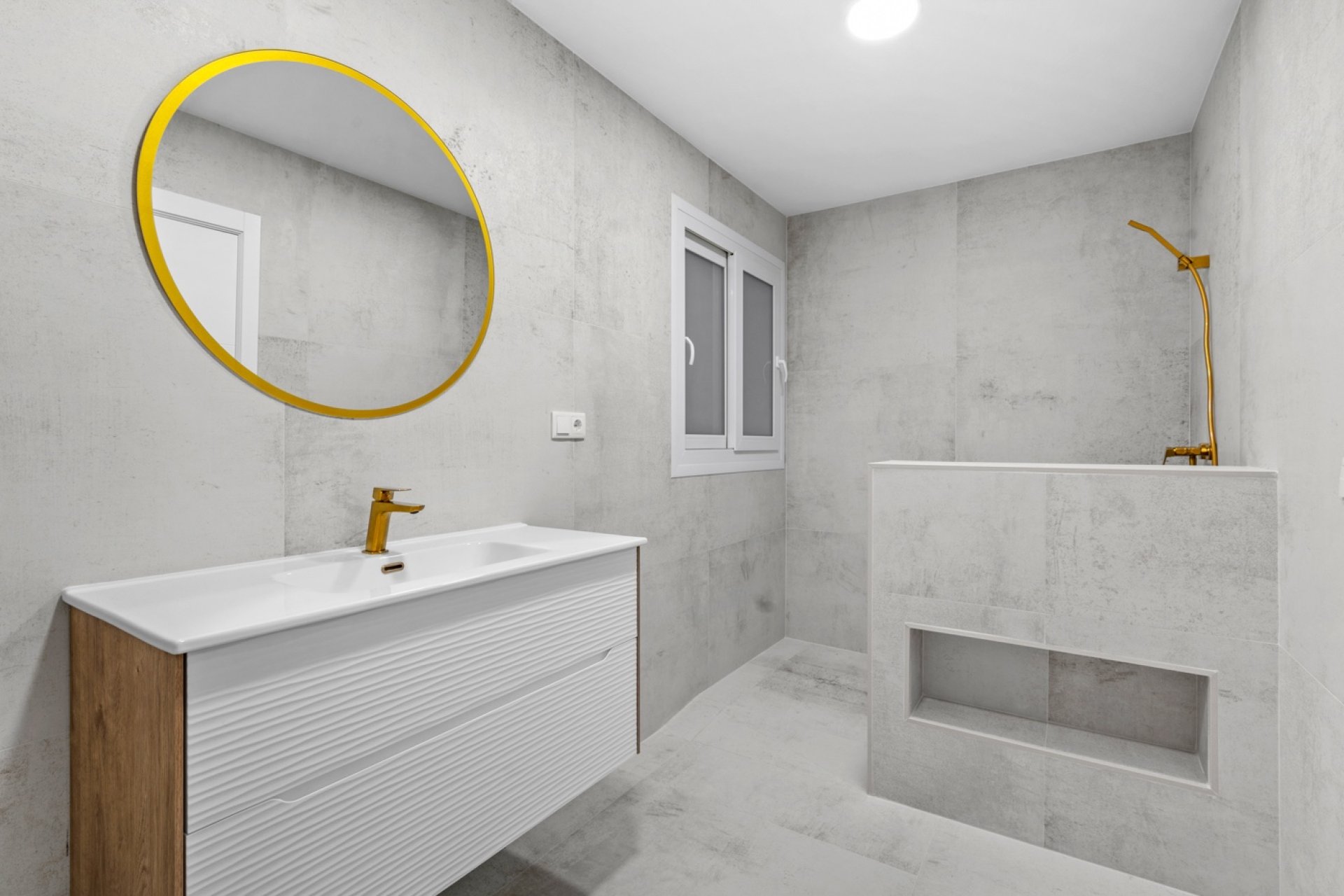 Reventa - Apartamento / piso - Torrevieja - El Acequión - Los Náufragos